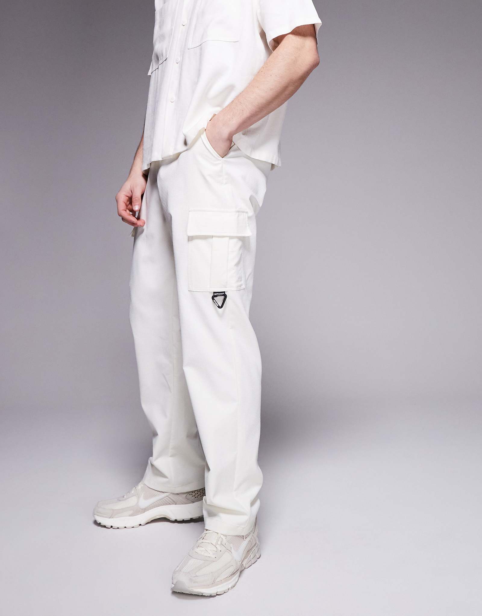 Sixth June utlity cargo pants with hardware detail in cream 15190₽