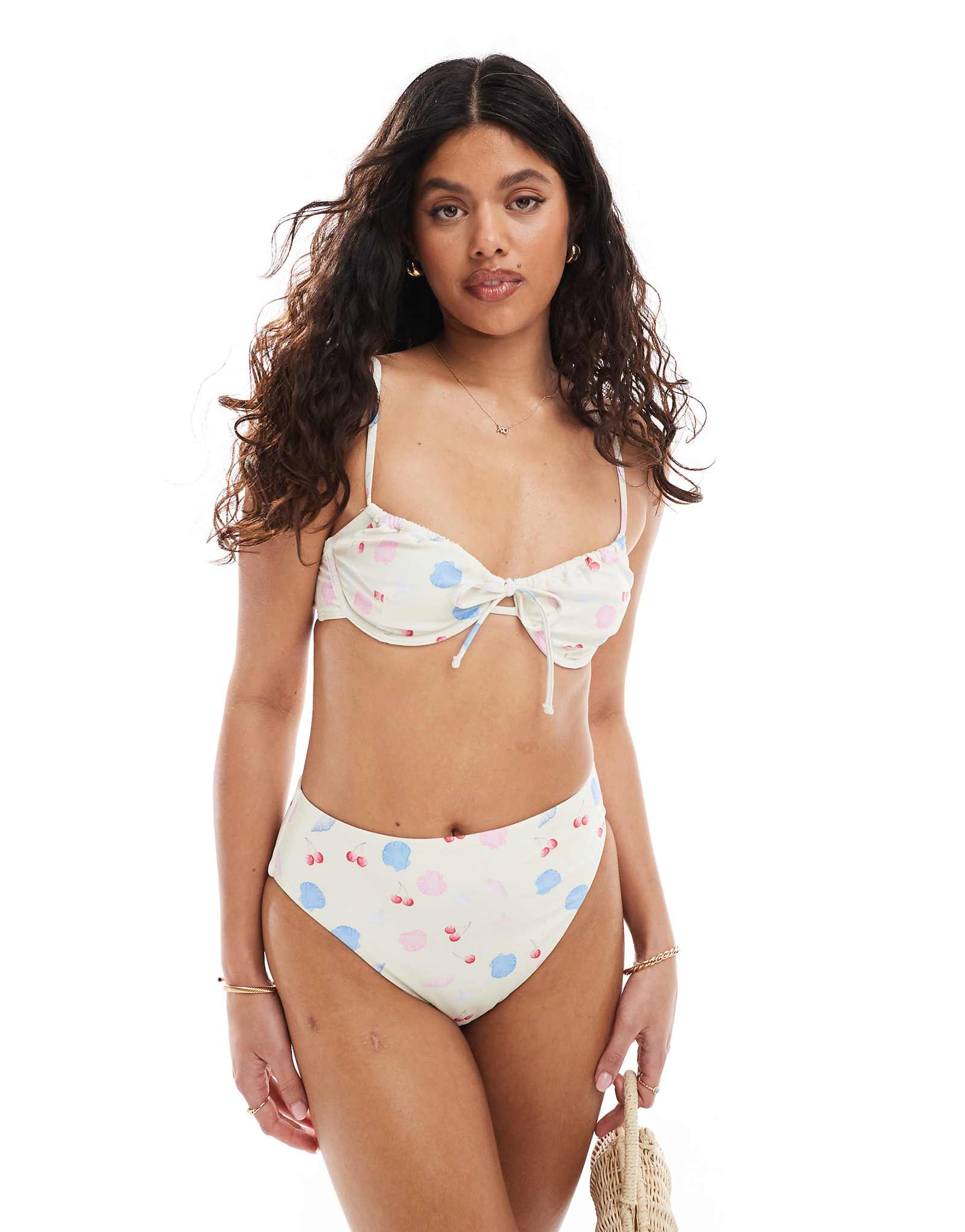 Pieces underwired tie front detail bikini top in seashell print - part of a set 5090₽