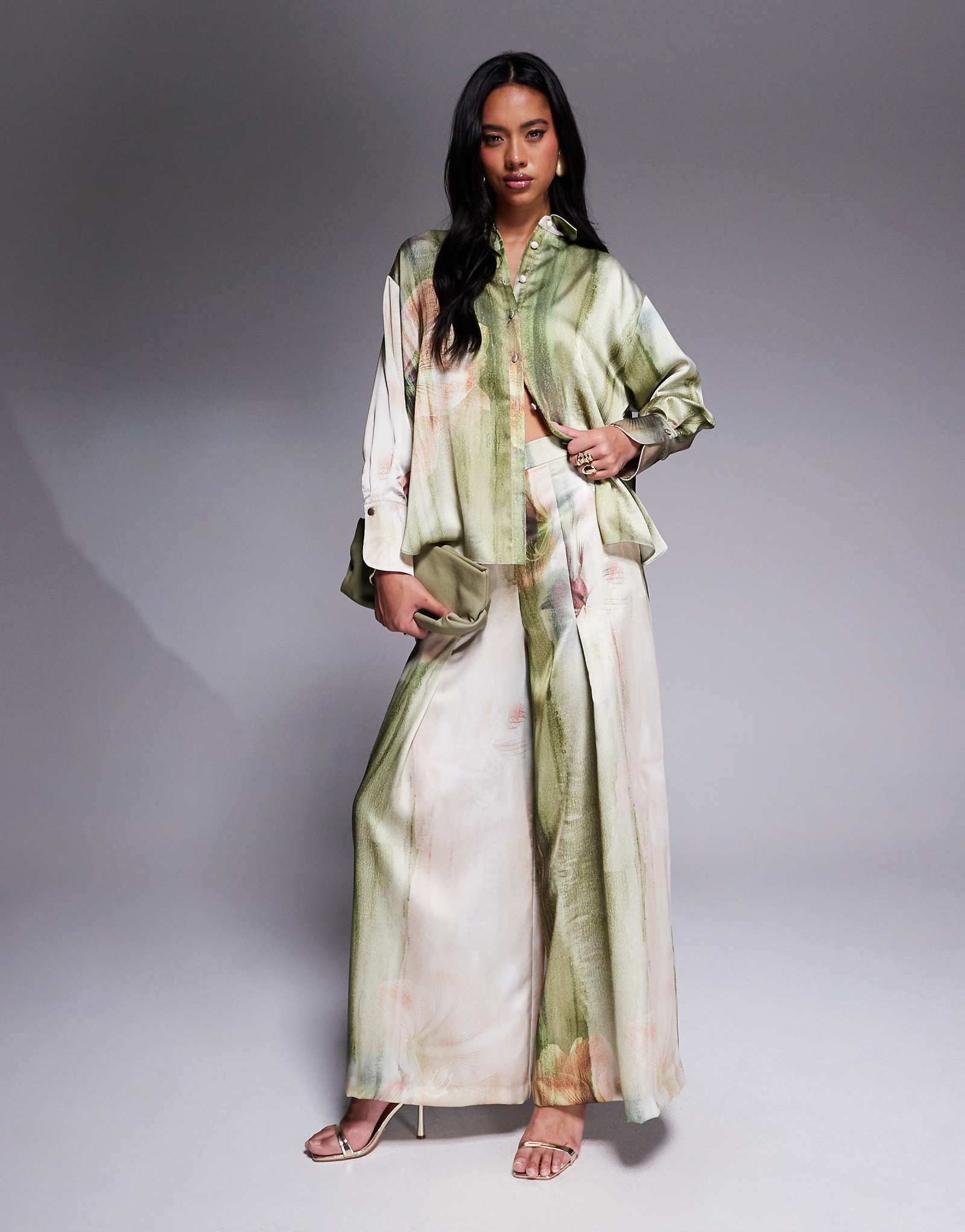 Daska satin pants in floral print - part of a set 24190₽