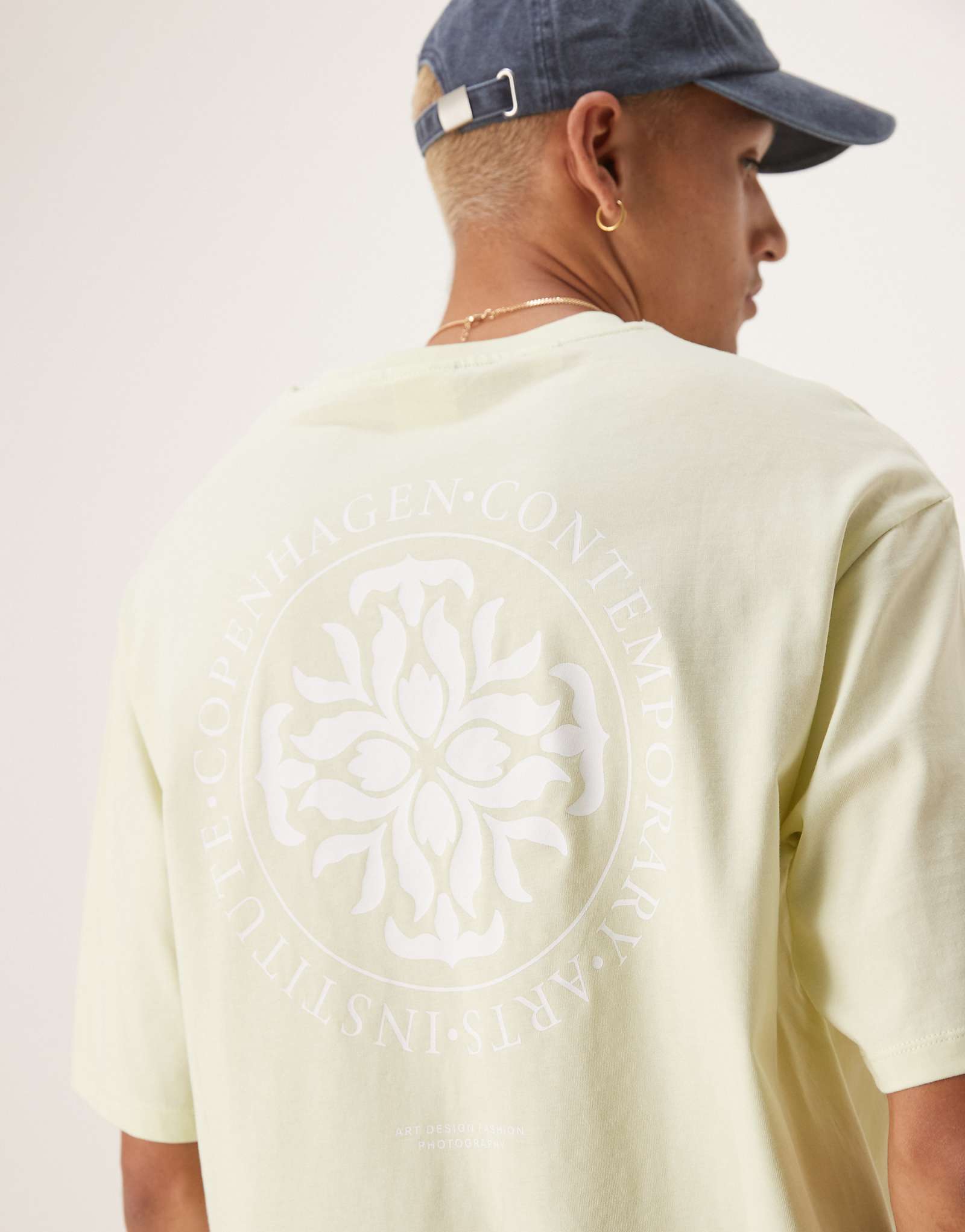 Selected Homme oversized t-shirt with circle backprint in light green 4890₽