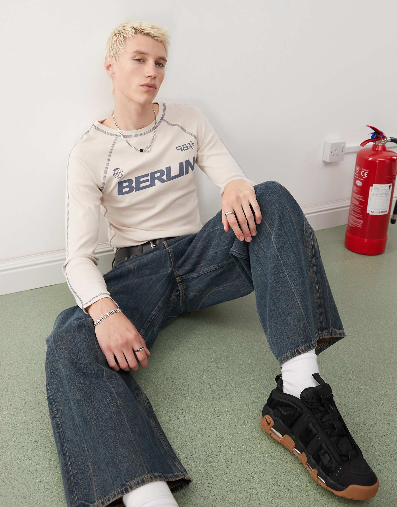 COLLUSION long sleeve shrunken Berlin graphic soccer tee in stone 10790₽