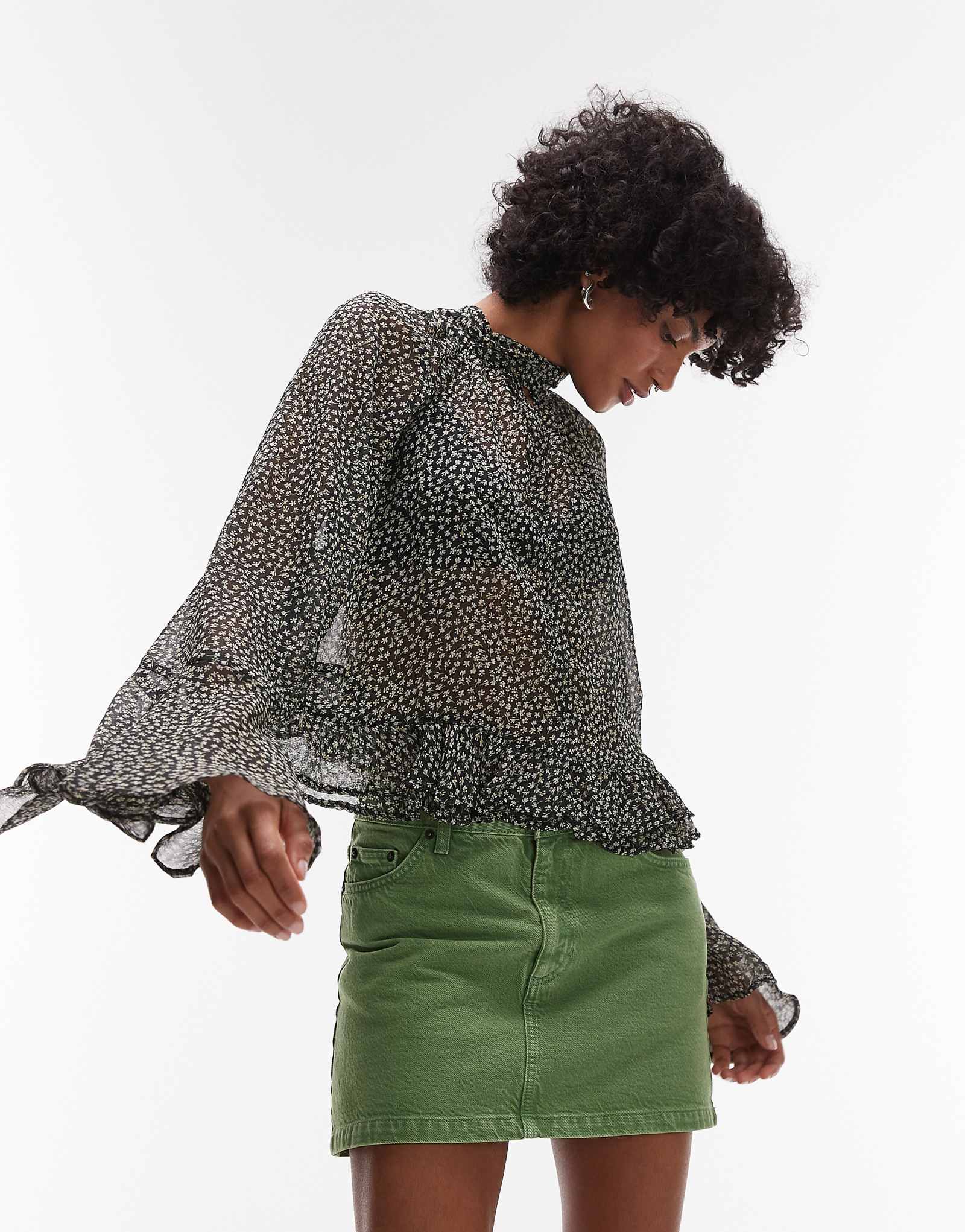 Mango flute sleeve printed blouse in black 11390₽