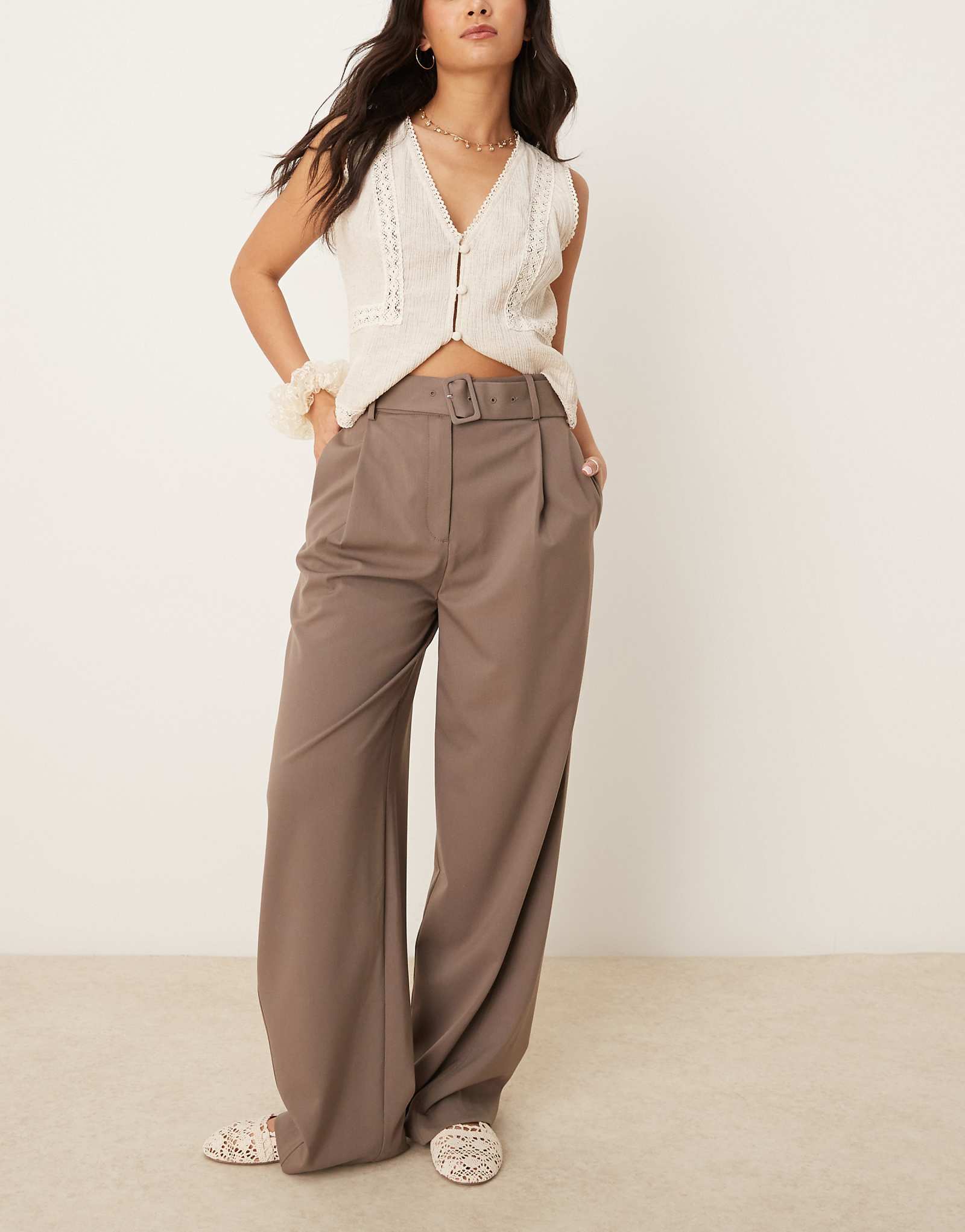 Mango belted straight leg pants in brown 14590₽