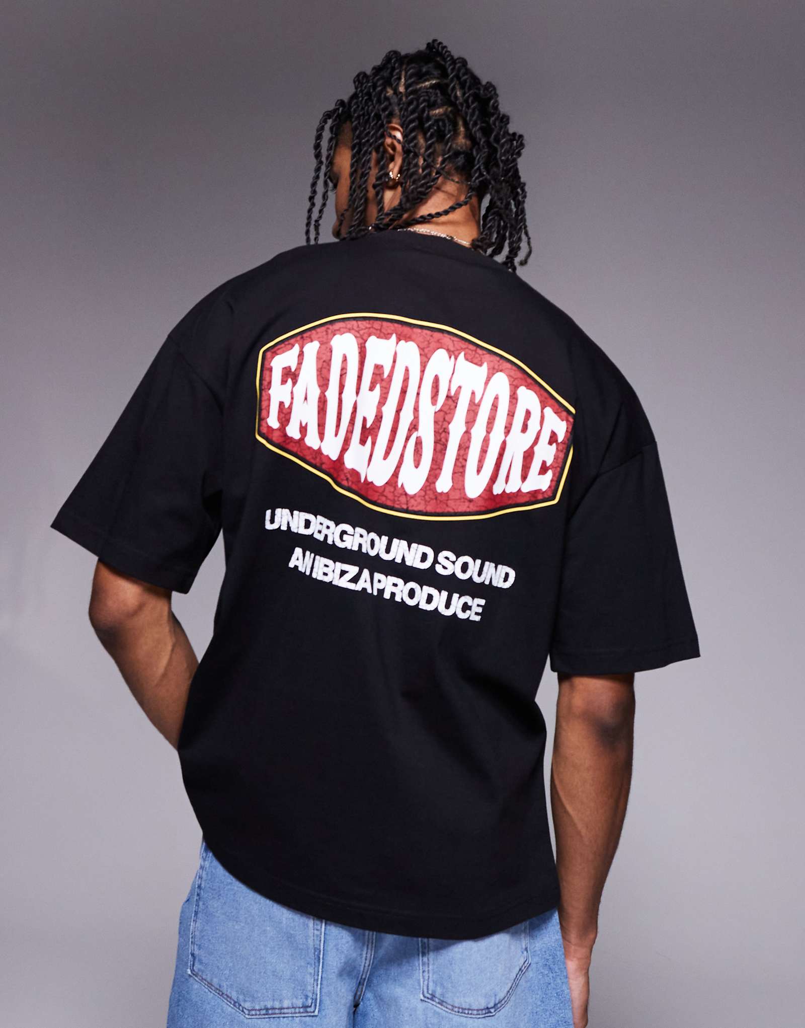 Faded Store oval motif back print t-shirt in black 7290₽