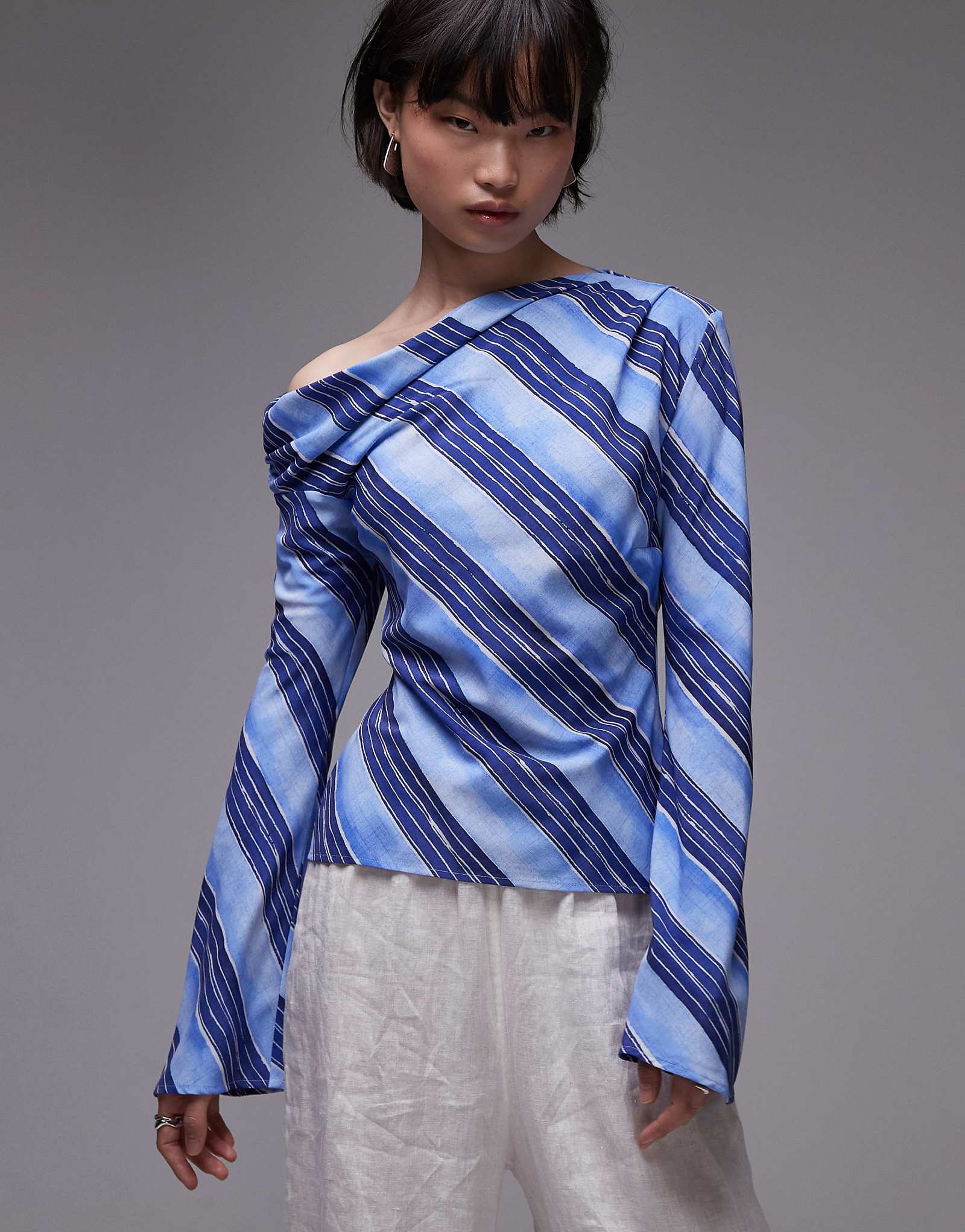 Mango off the shoulder long sleeve striped top in blue 10990₽