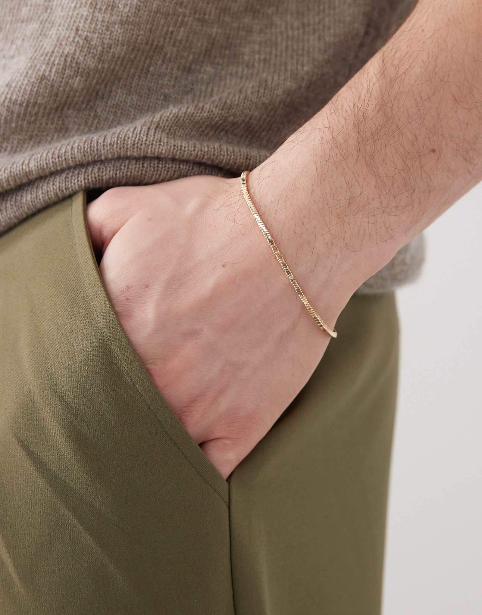 Faded Future classic thin chain bracelet in gold 3190₽