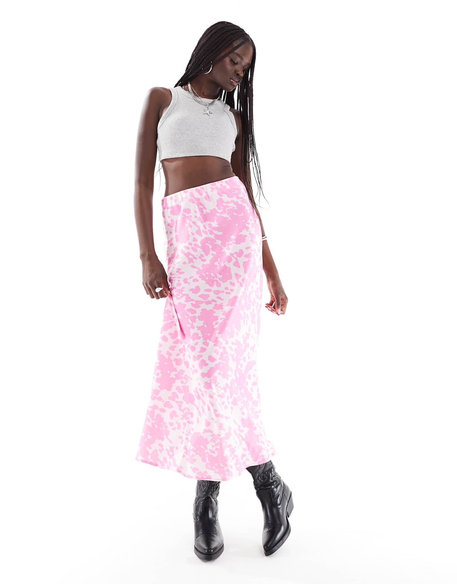 Pieces satin maxi skirt in pink cow print 7290₽