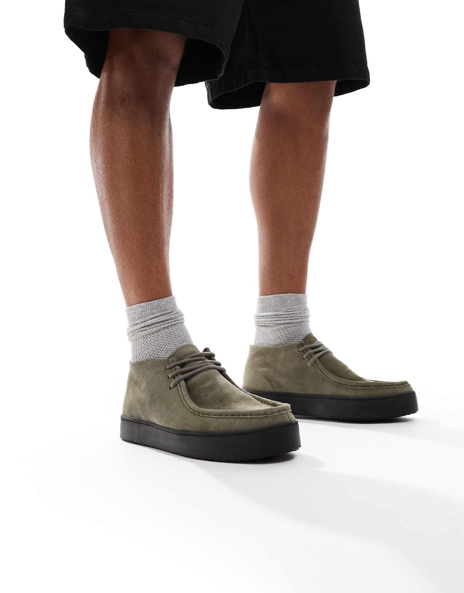 Pull-Bear contrast gum sole shoes in khaki green 9790₽