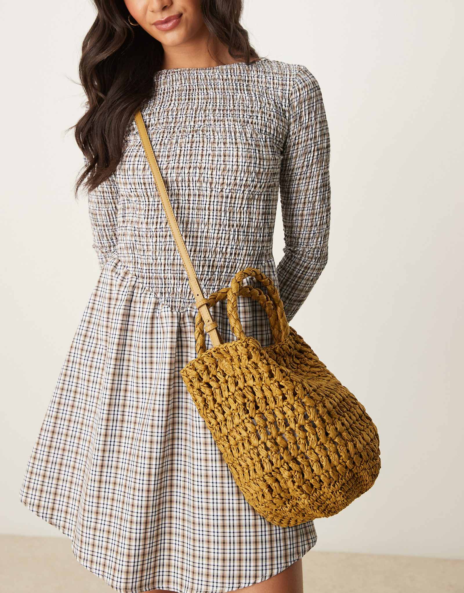 Mango raffia bucket bag with lining in tan 10690₽