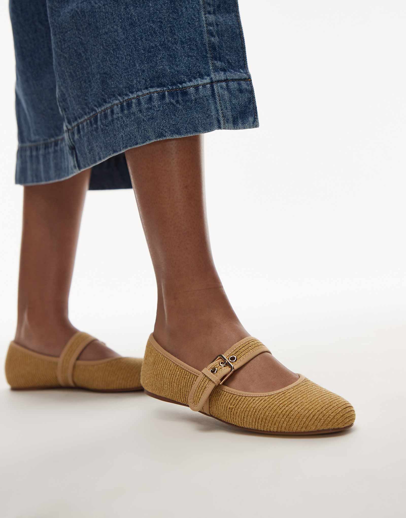 Mango woven ballet flats in tan 20390₽