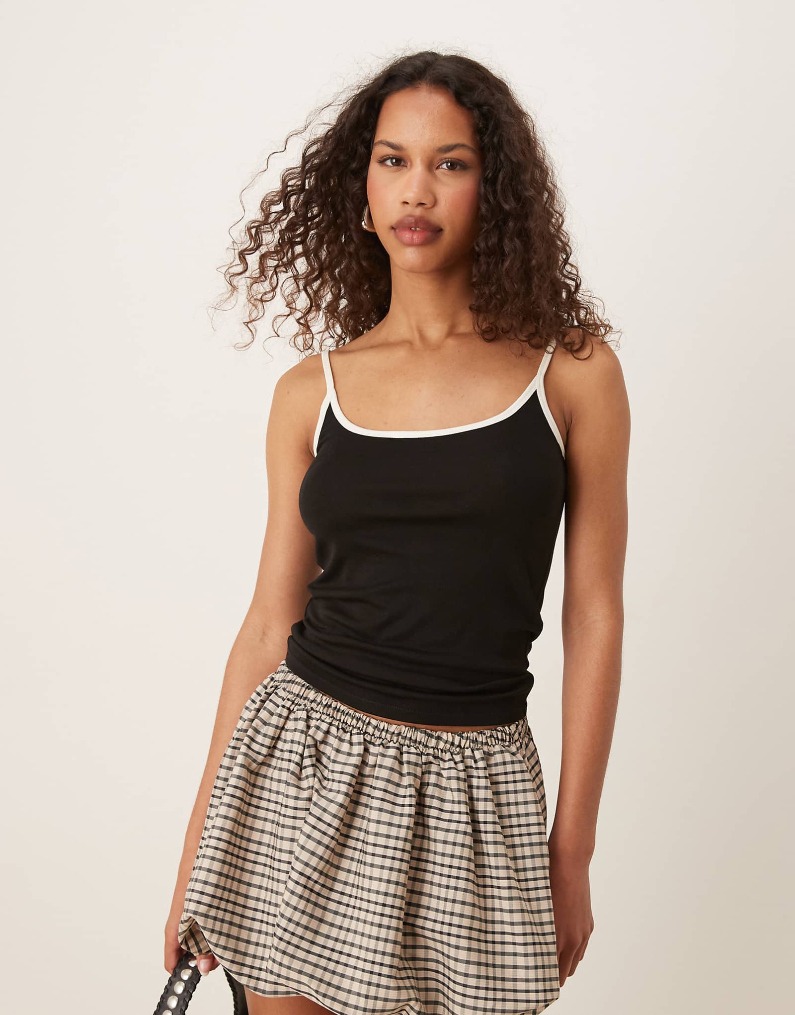 Mango contrast trim slim fit tank top in black 4190₽