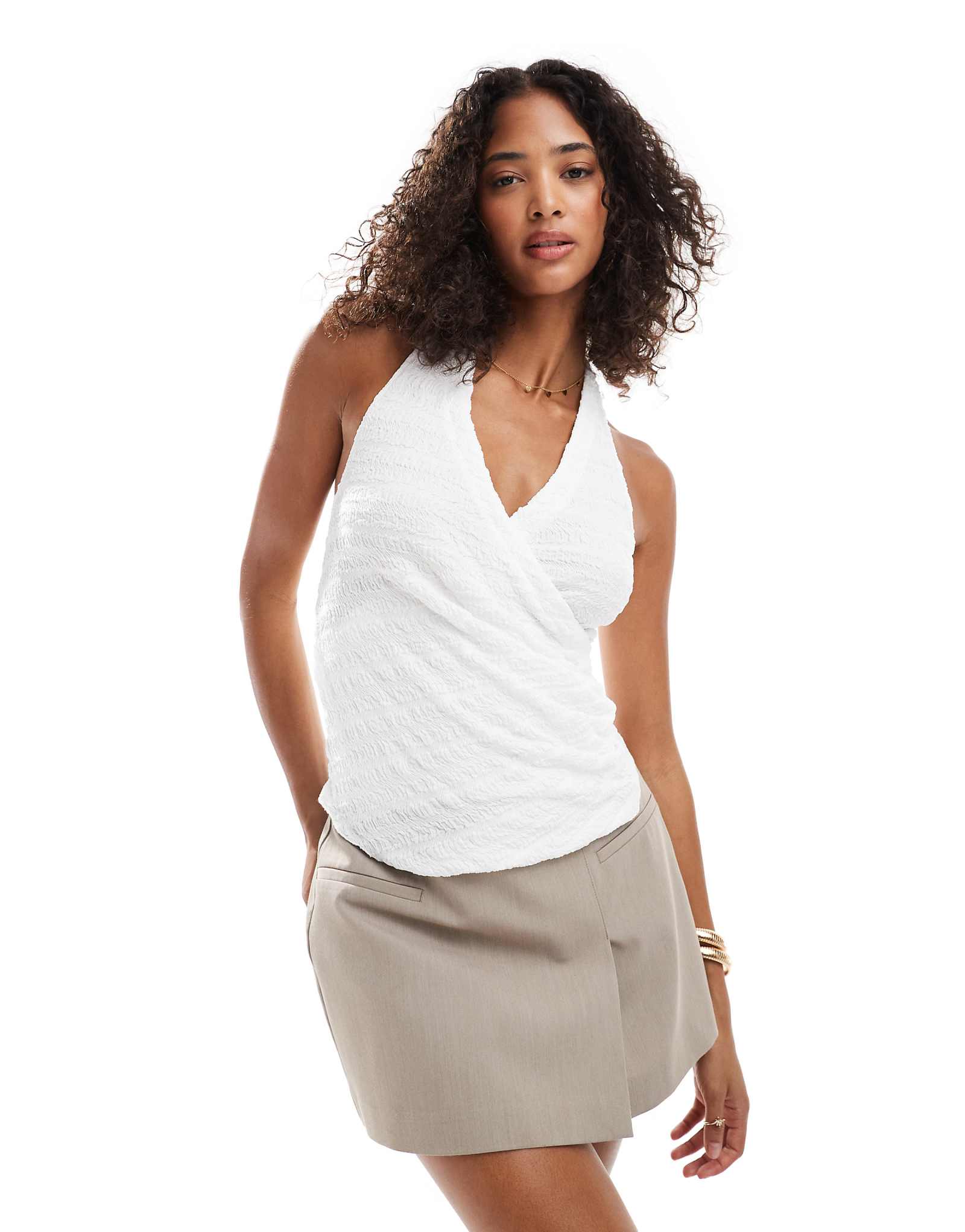 Pull-Bear textured halter neck top in white 7090₽