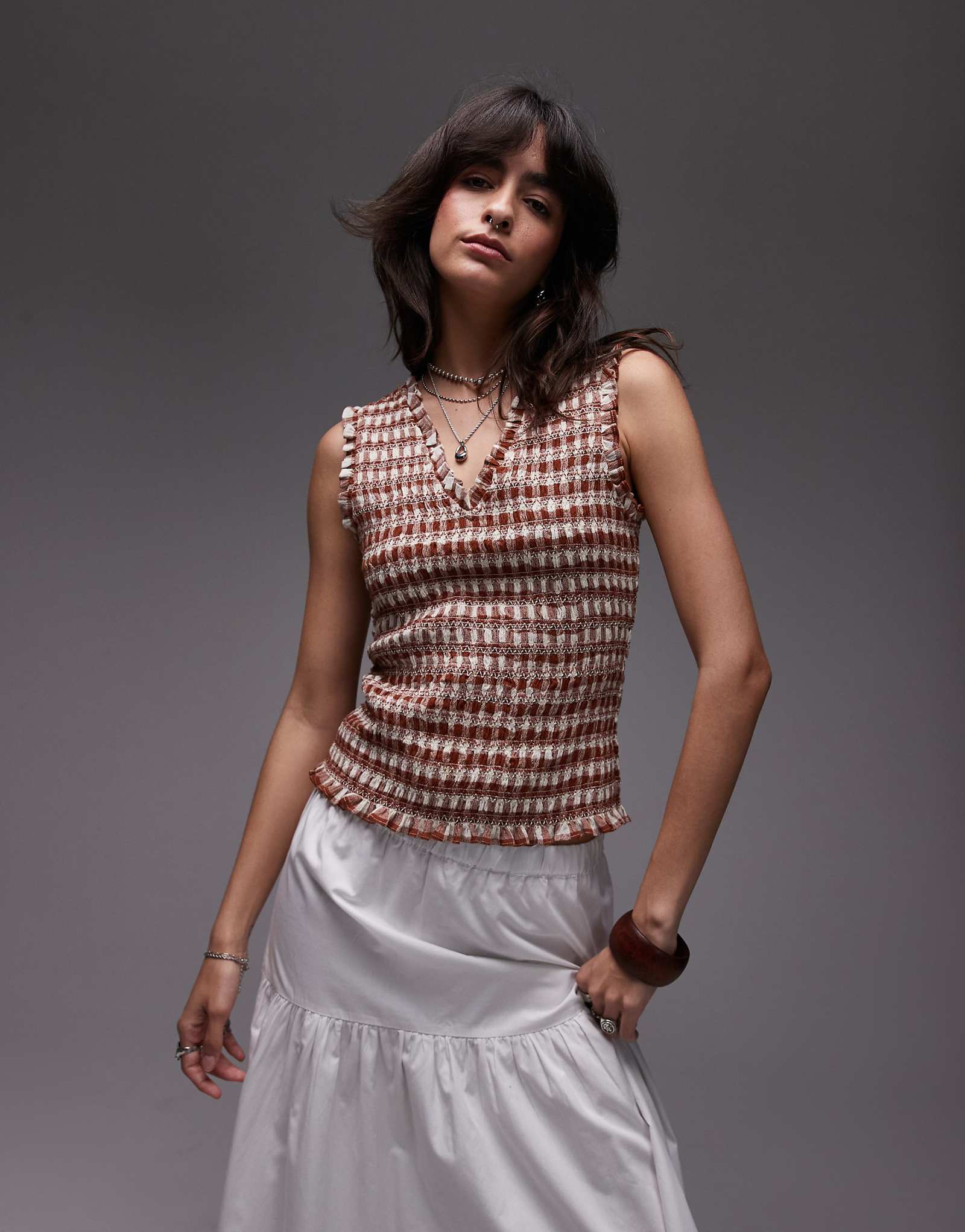 Topshop V-neck sleeveless shirred top in rust gingham 10190₽