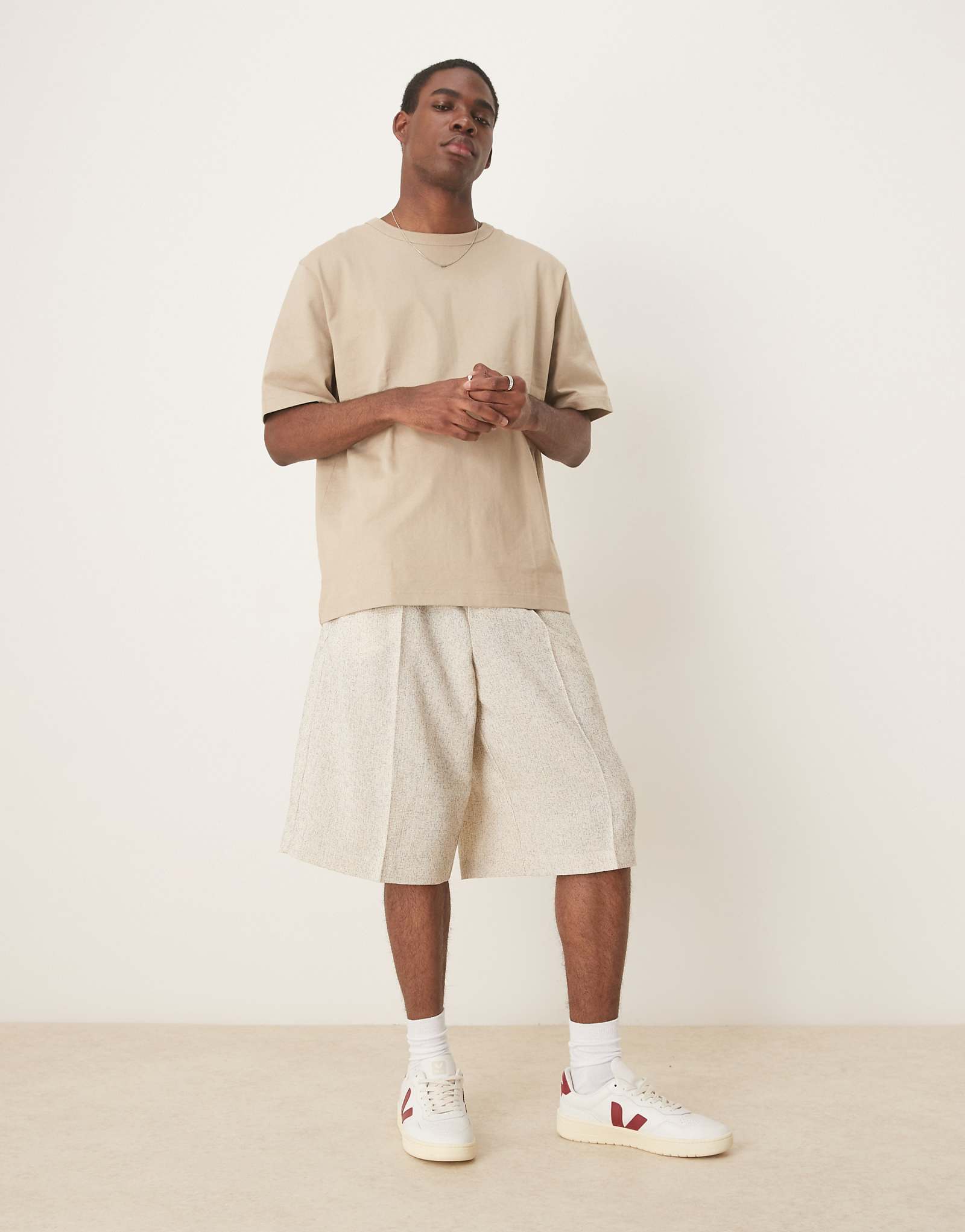 ASOS DESIGN smart oversized bermuda shorts with cream texture 3290₽