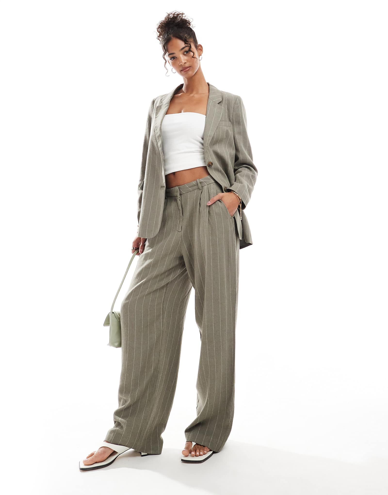 Vero Moda linen touch pleat front pants in khaki stripe - part of a set 10890₽