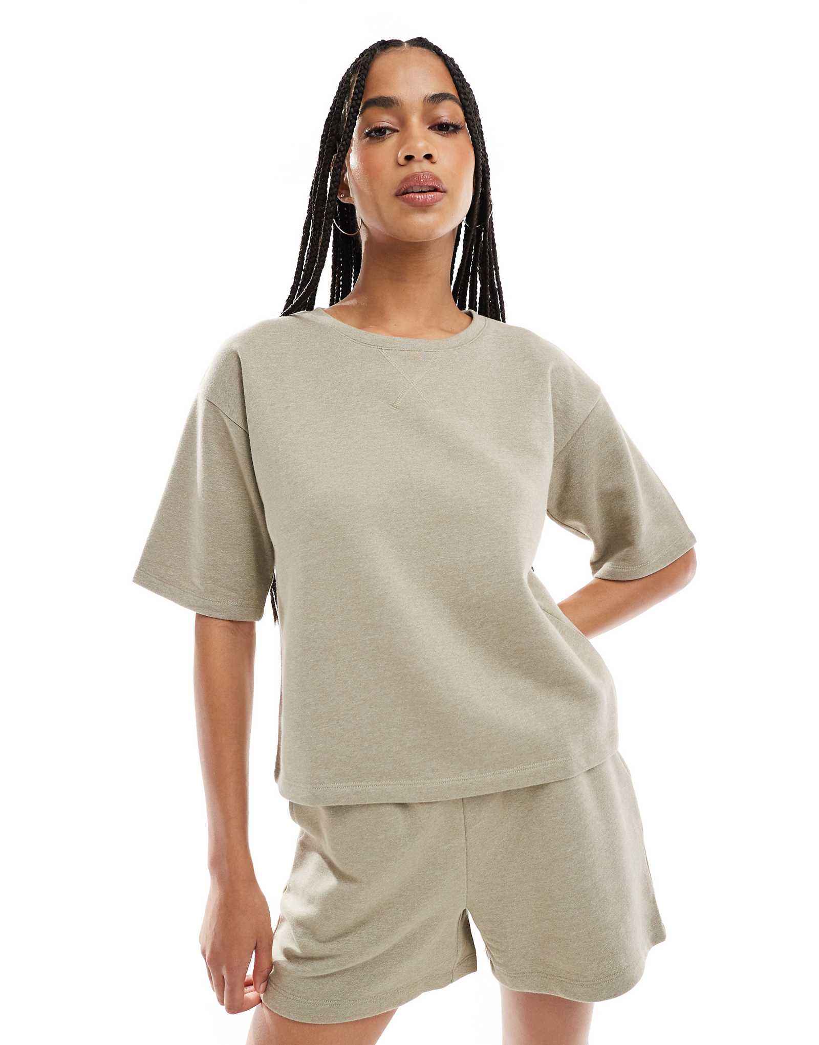 Vero Moda short sleeved sweat top in laurel oak - part of a set 5690₽