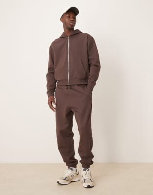 Спортивные брюки ASOS DESIGN essential оверсайз коричневого цвета