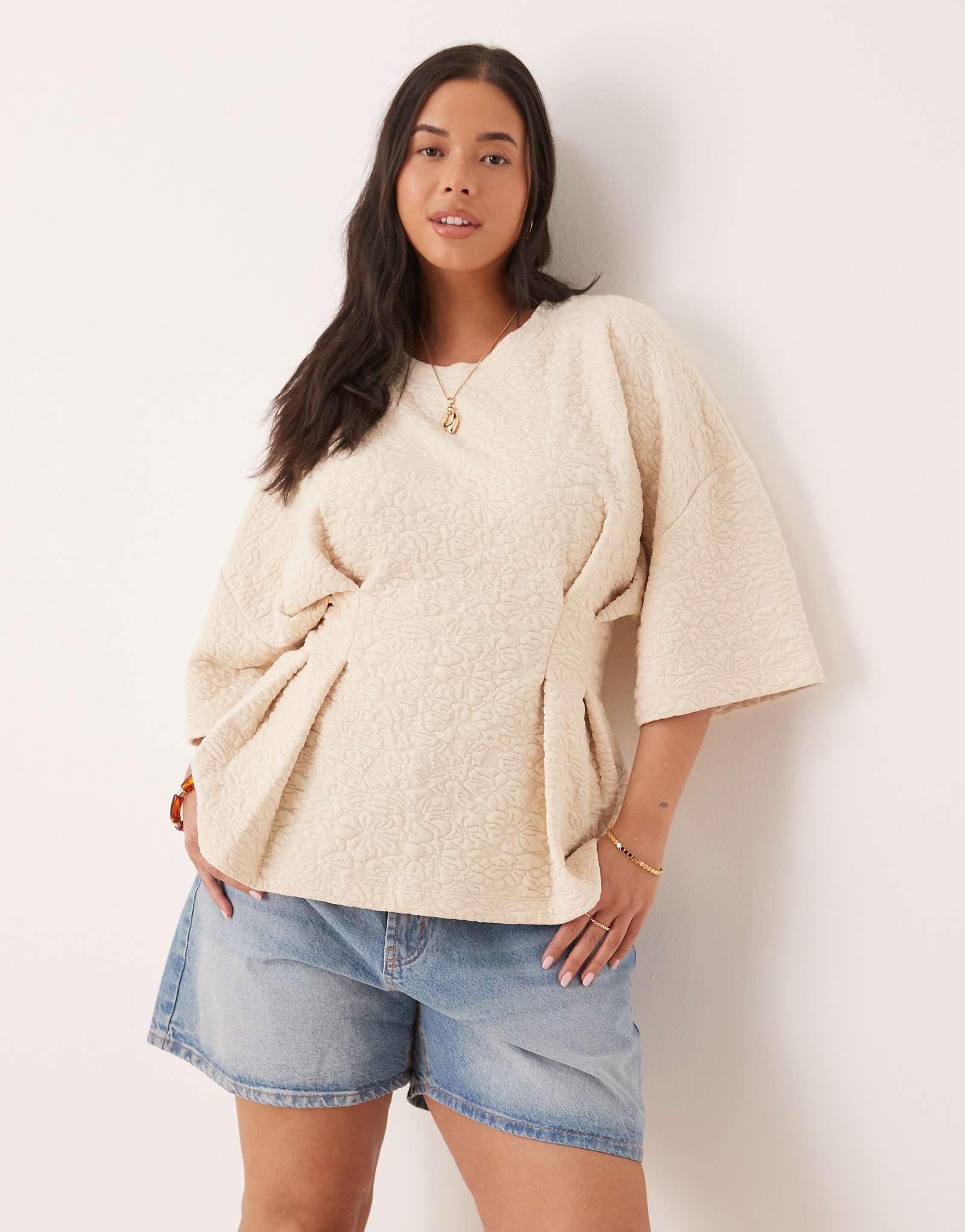 ASOS DESIGN Curve short sleeve top in cream floral jacquard 8890₽