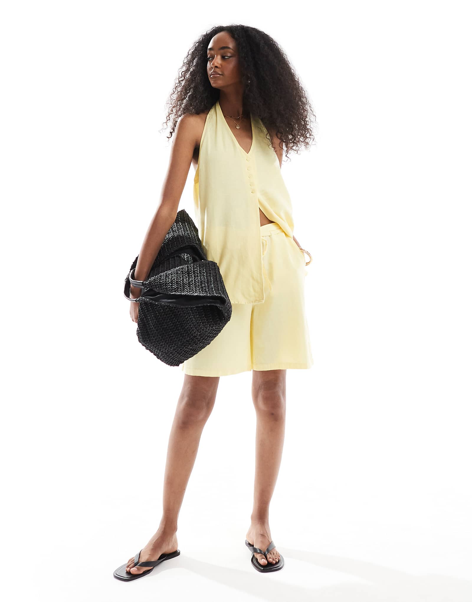 Vero Moda tie waist shorts in pale yellow - part of a set 4990₽