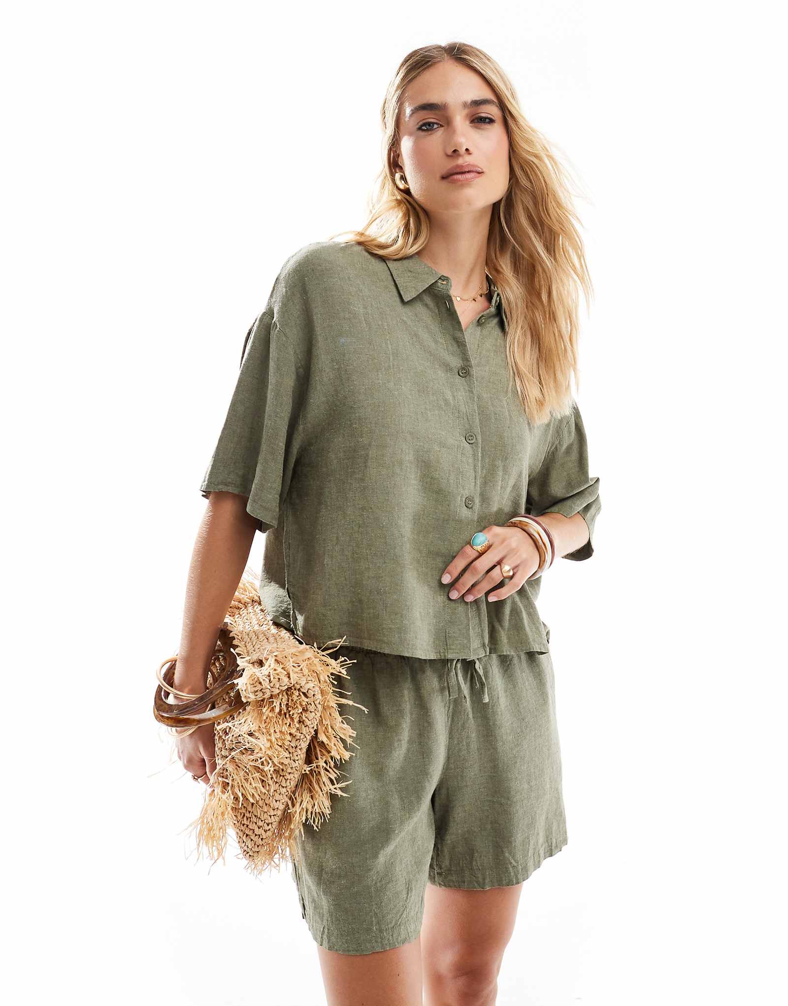Vero Moda linen touch boxy cropped shirt in khaki green - part of a set 11790₽