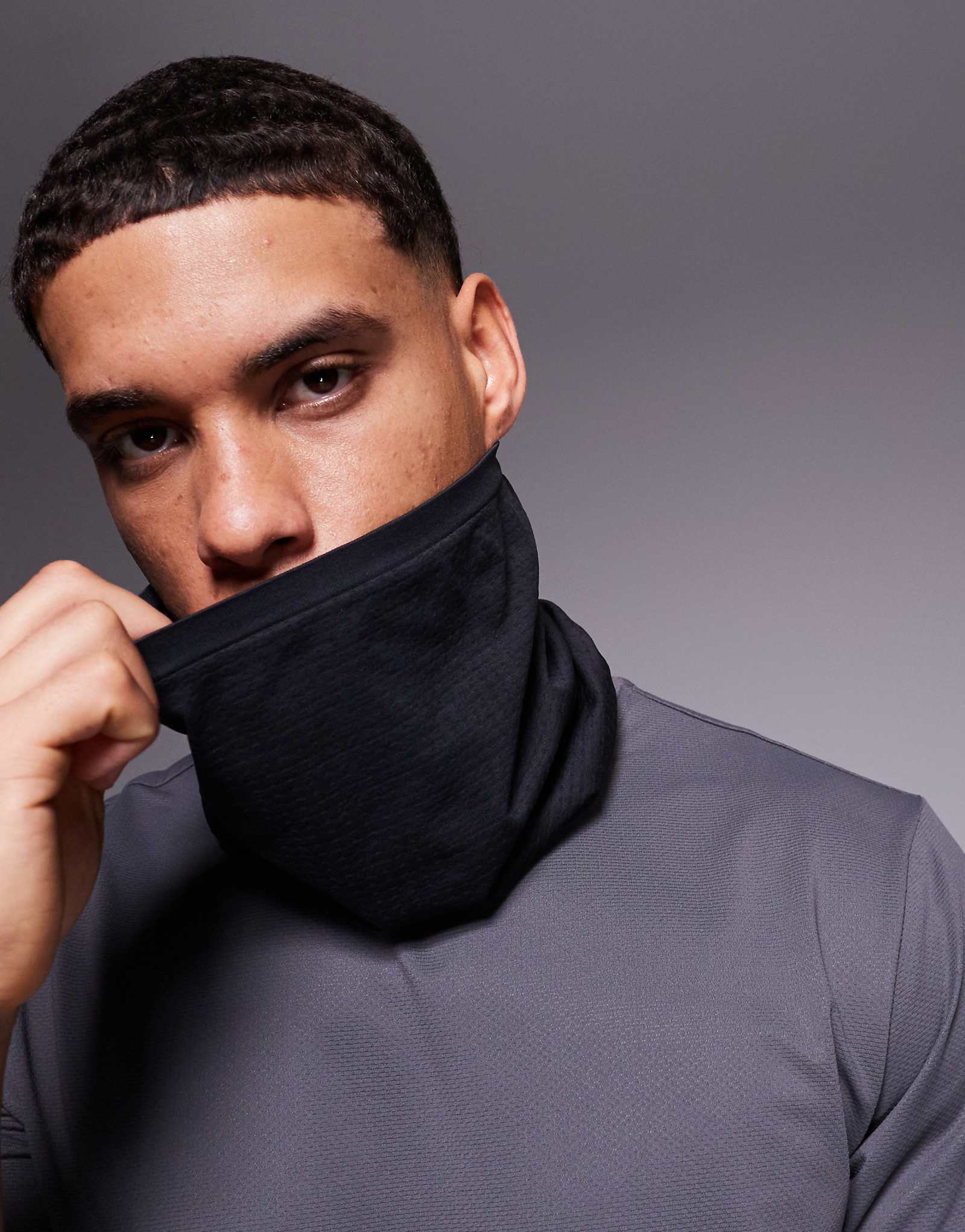 4505 seamless mesh running snood in black 2290₽