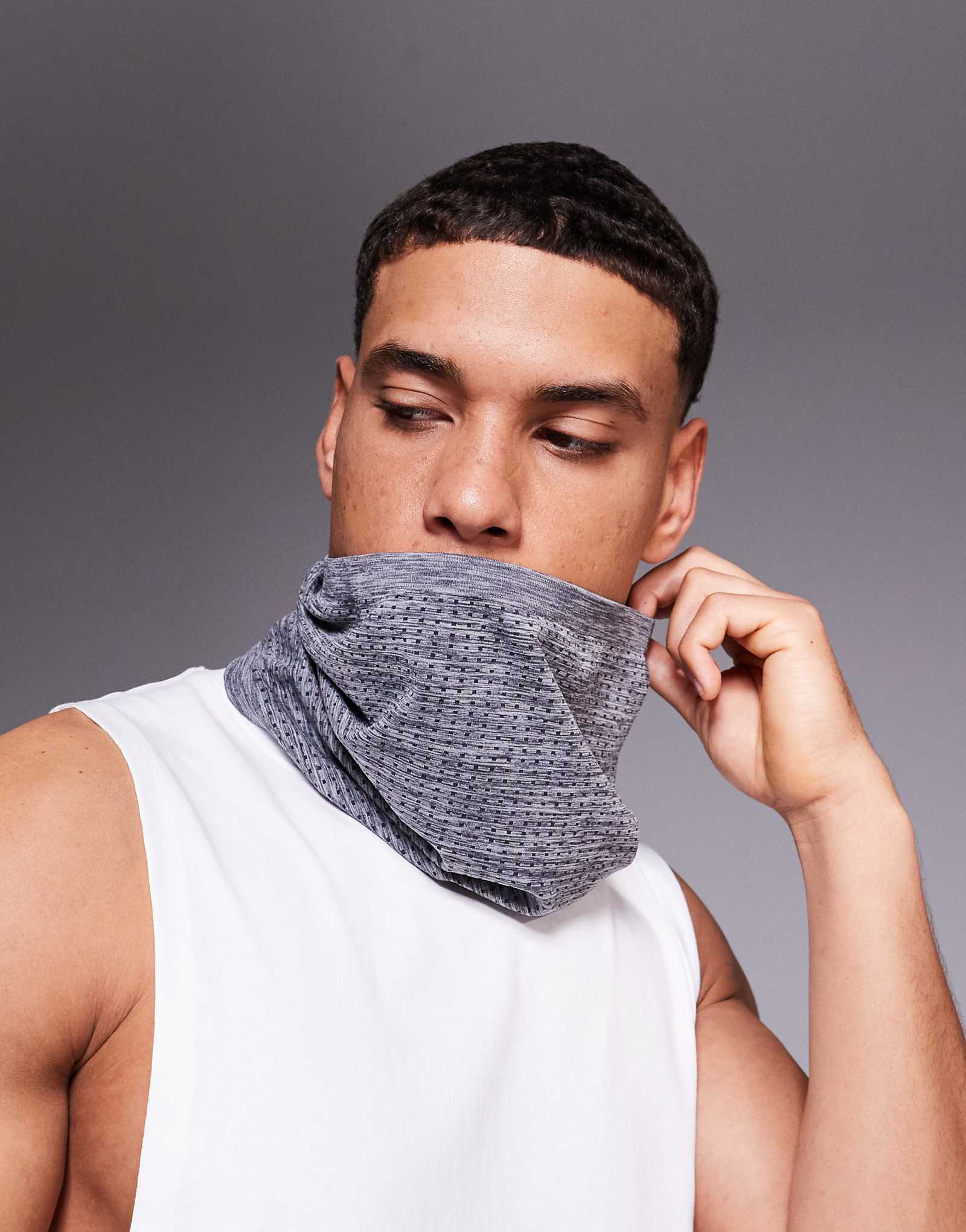 4505 seamless mesh running snood in charcoal 2490₽