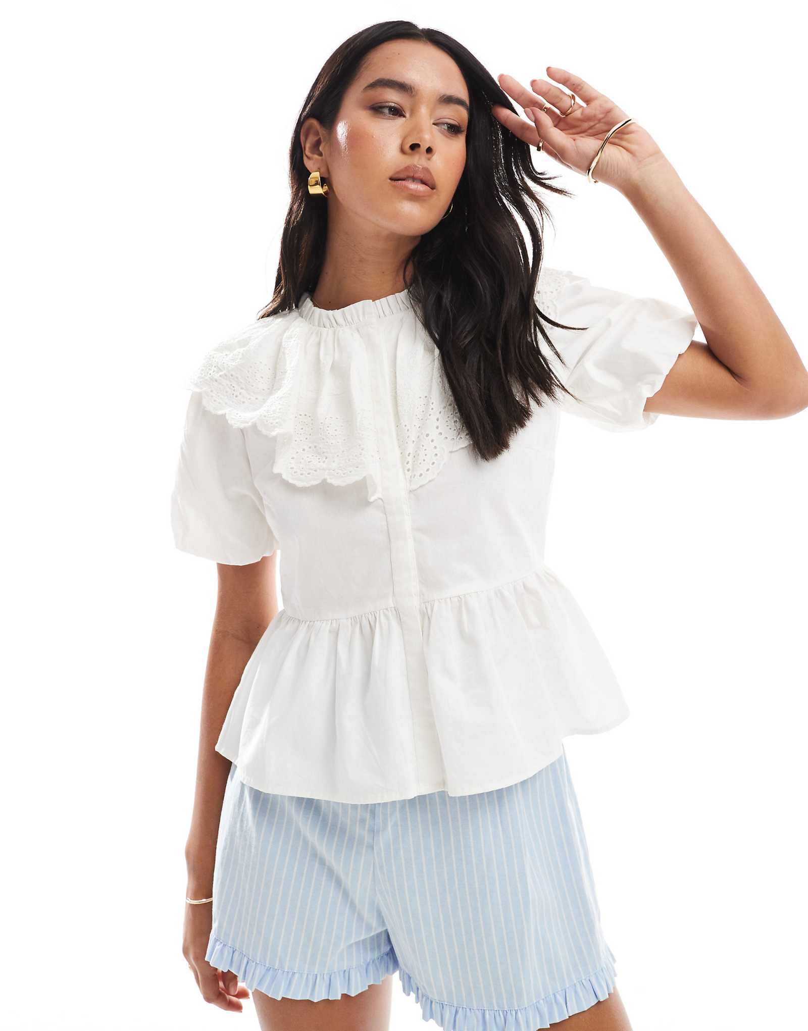 Wednesdays Girl collared cotton puff sleeve blouse in white 5390₽