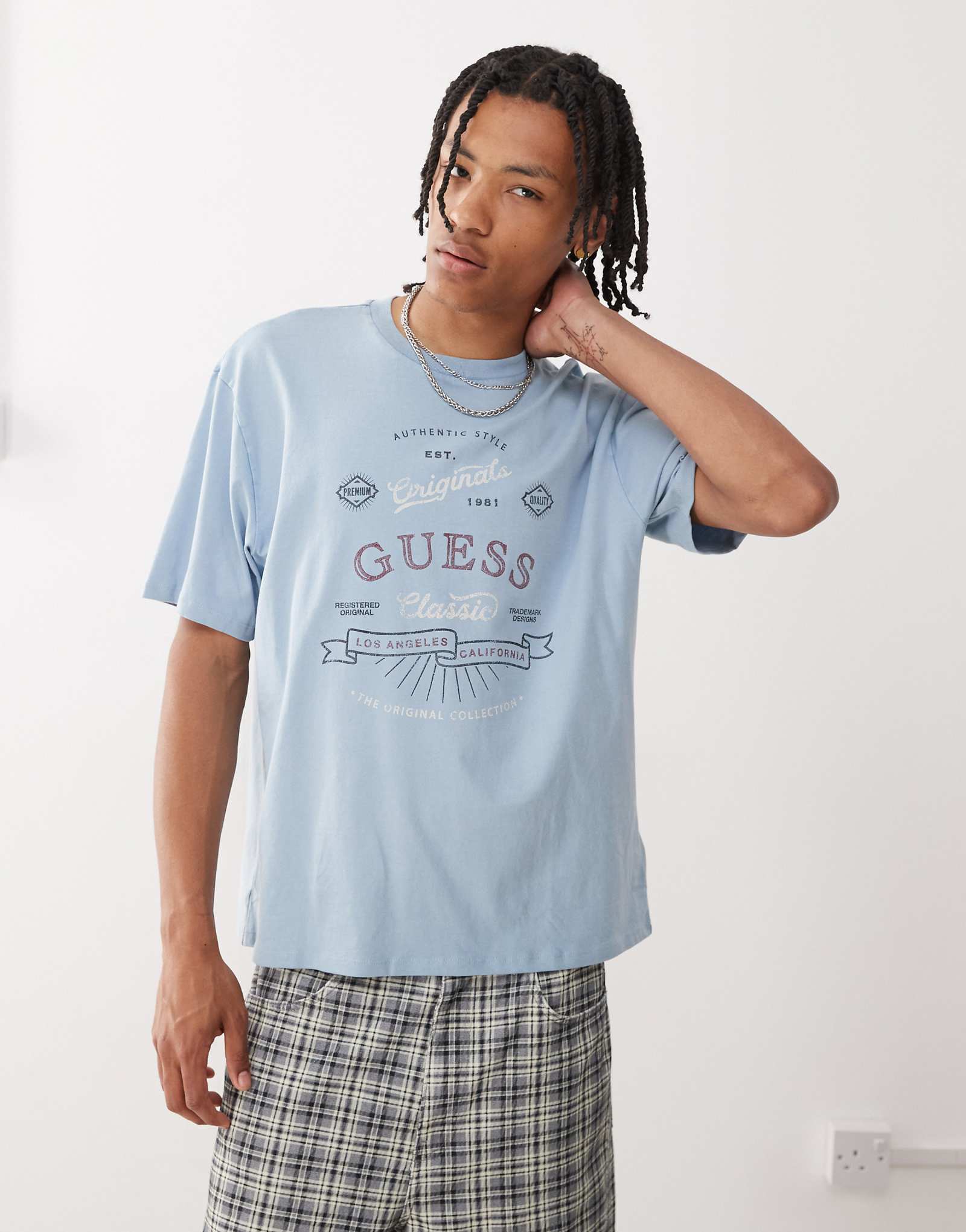 Guess Originals script t-shirt in light blue 7990₽