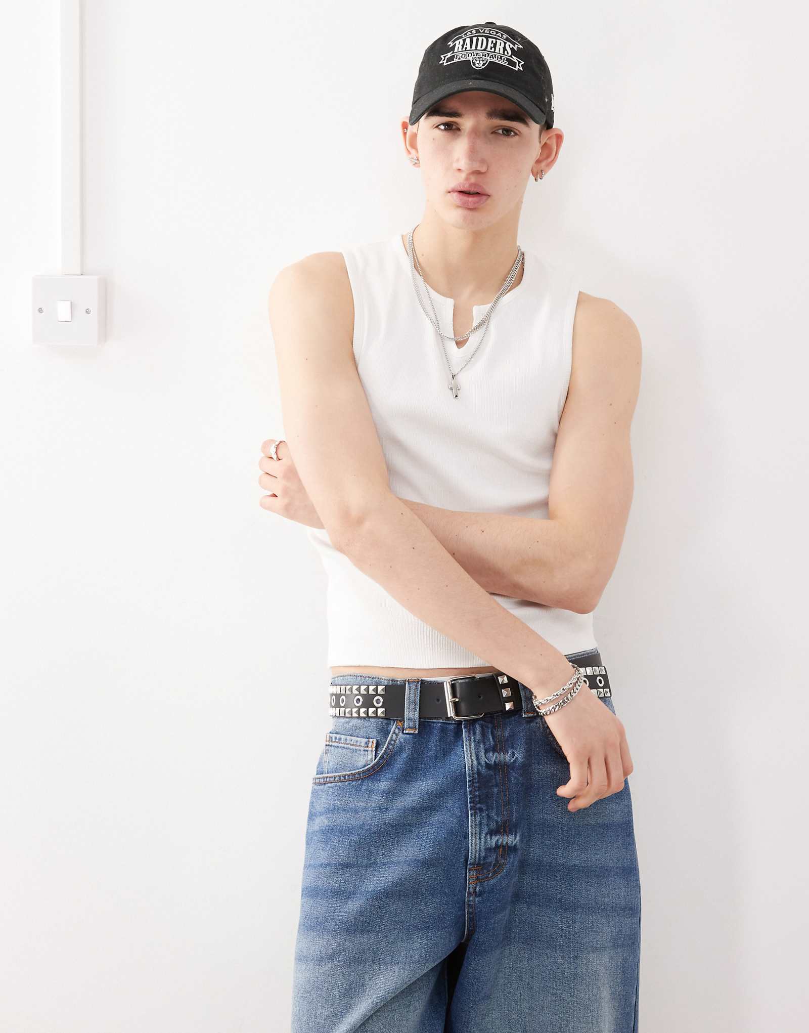 COLLUSION ribbed tank top in white with notch detail 2390₽