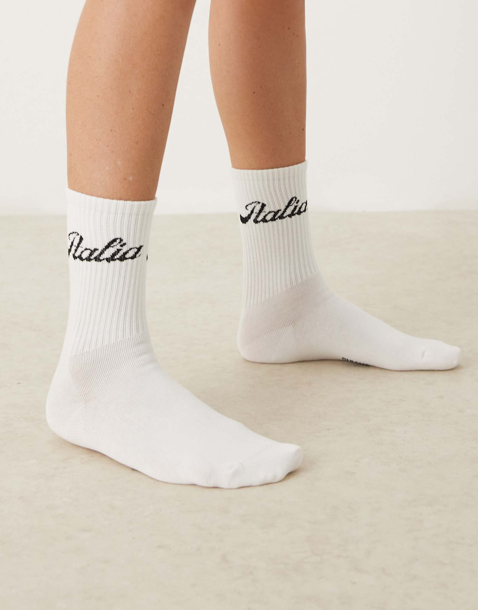 Sui Ava Italia slogan sport socks in white