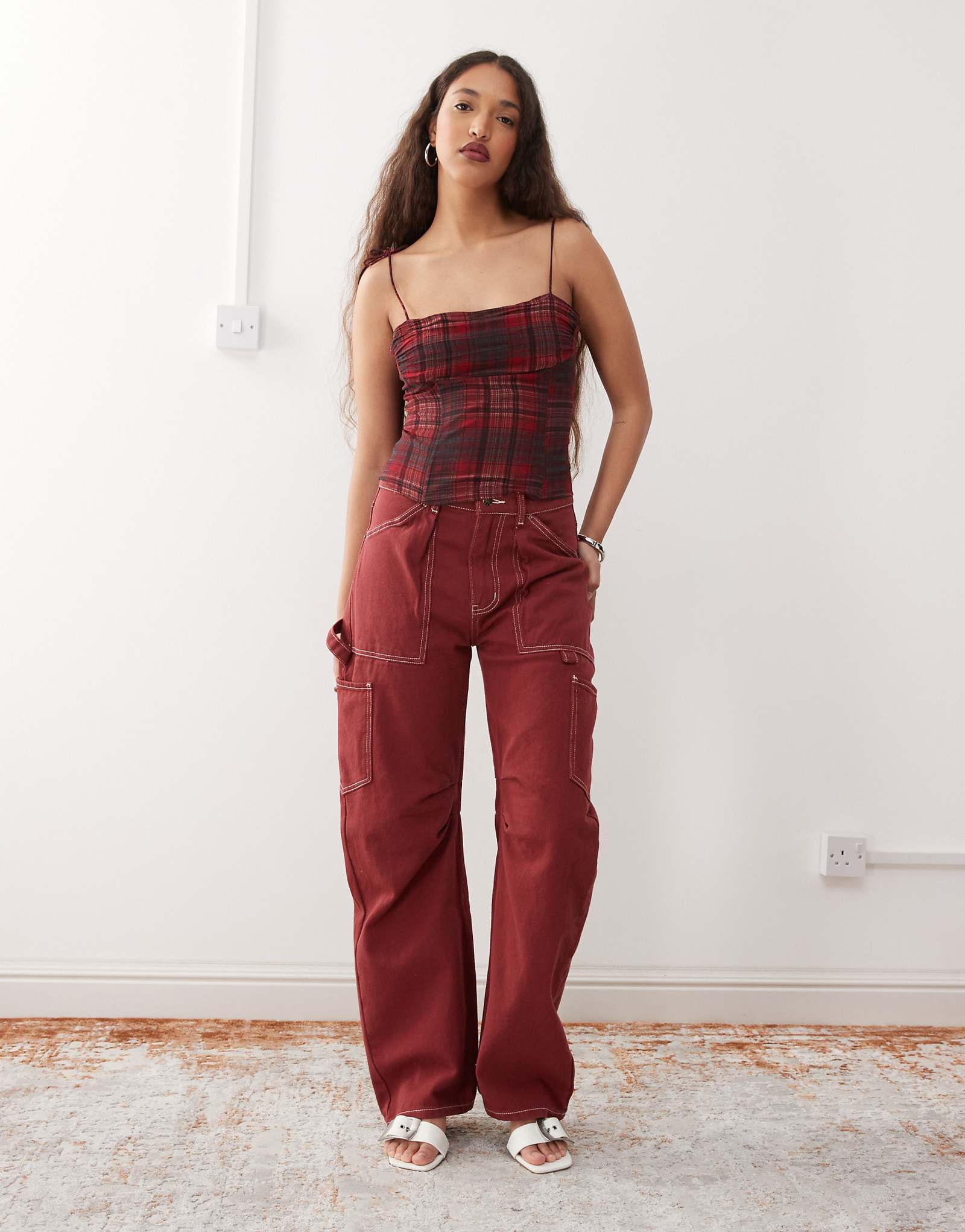 Lioness Miami Vice low rise pocket detail wide leg jeans in burgundy - part of a set 12590₽