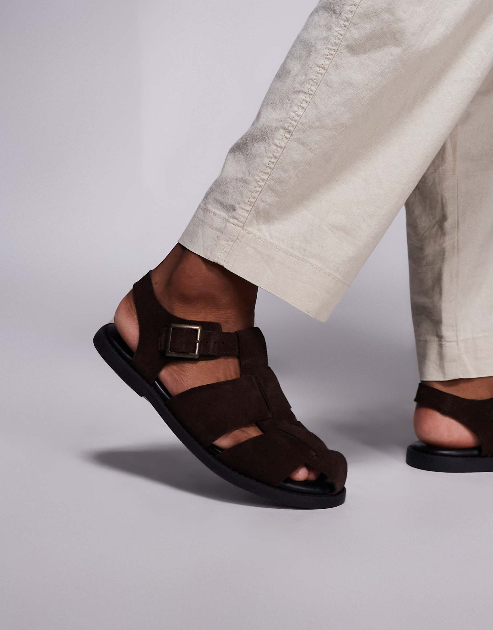 ASOS DESIGN closed fisherman sandals in brown suede 7690₽