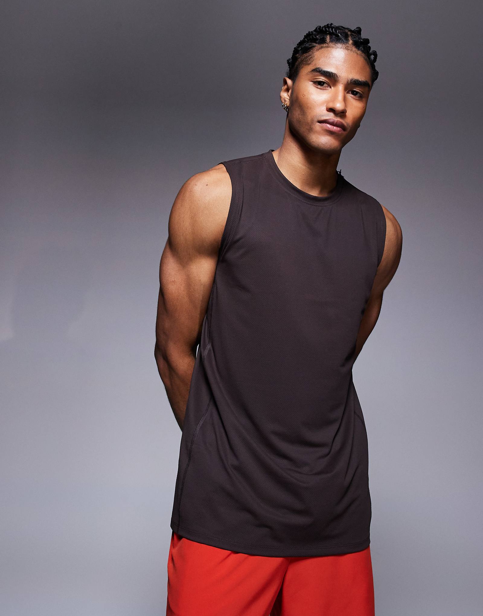 4505 Icon training sleeveless tank with quick dry in coffee 3490₽