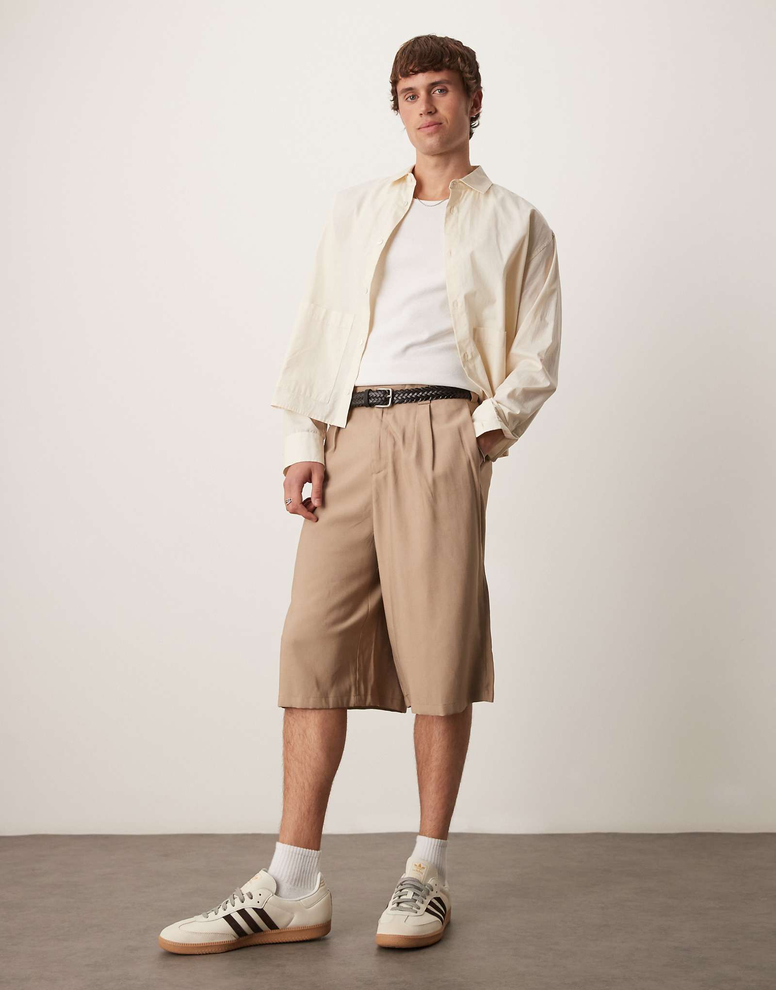 ASOS DESIGN oversized bermuda shorts with pleat details in sage 3590₽