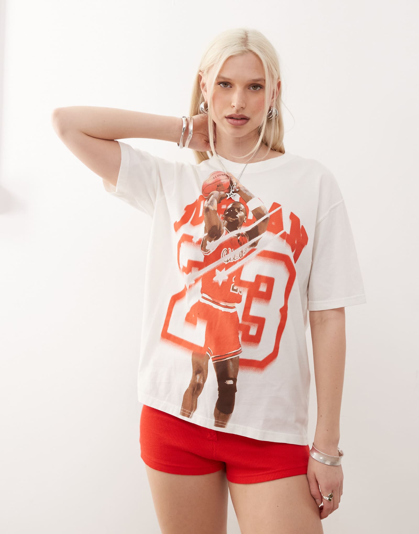 Jordan graphic t-shirt in cream and red 5090₽