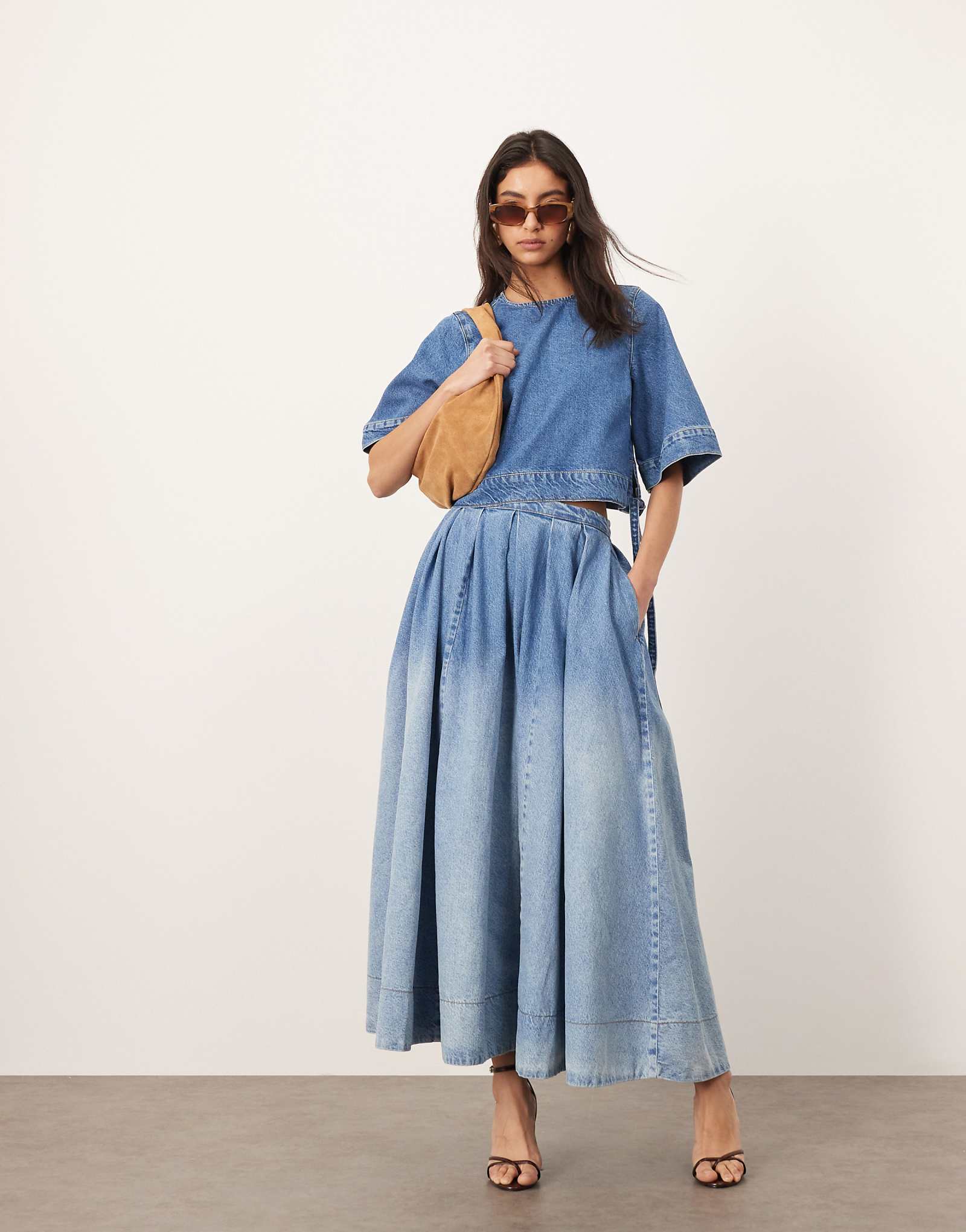 ARRANGE denim pleat midi skirt in dip-dye light wash blue - part of a set 23090₽