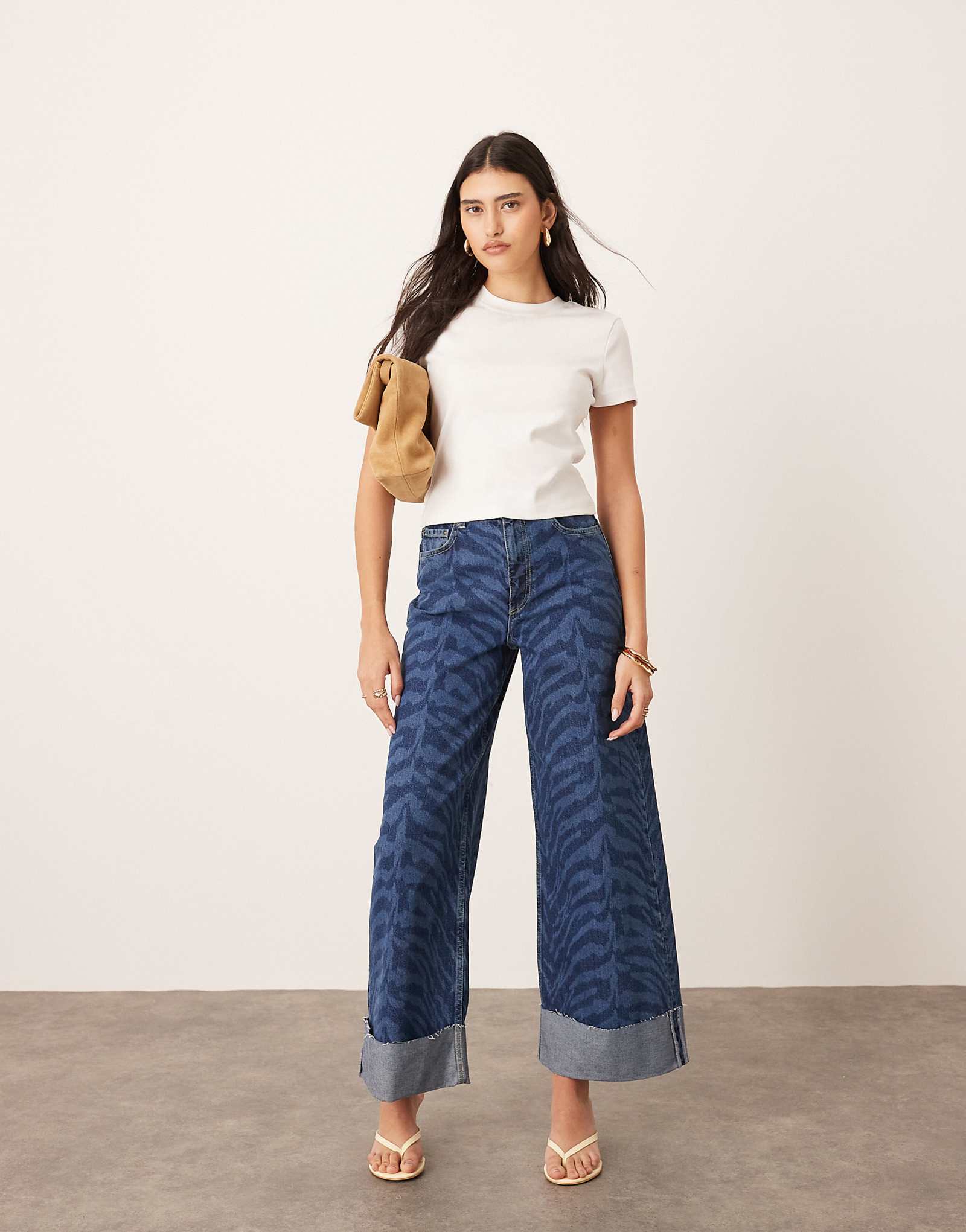 ARRANGE Parker denim high waist slouchy turn-up jeans in blue tiger print 9190₽
