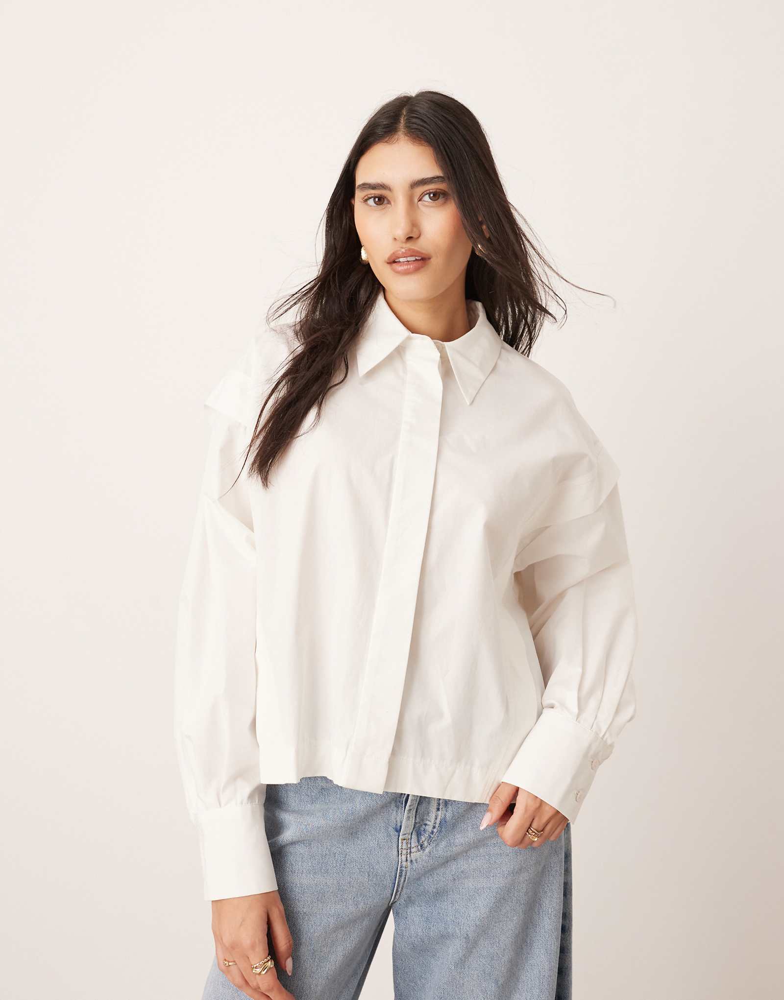 ARRANGE heavy poplin boxy shirt with pleat shoulder