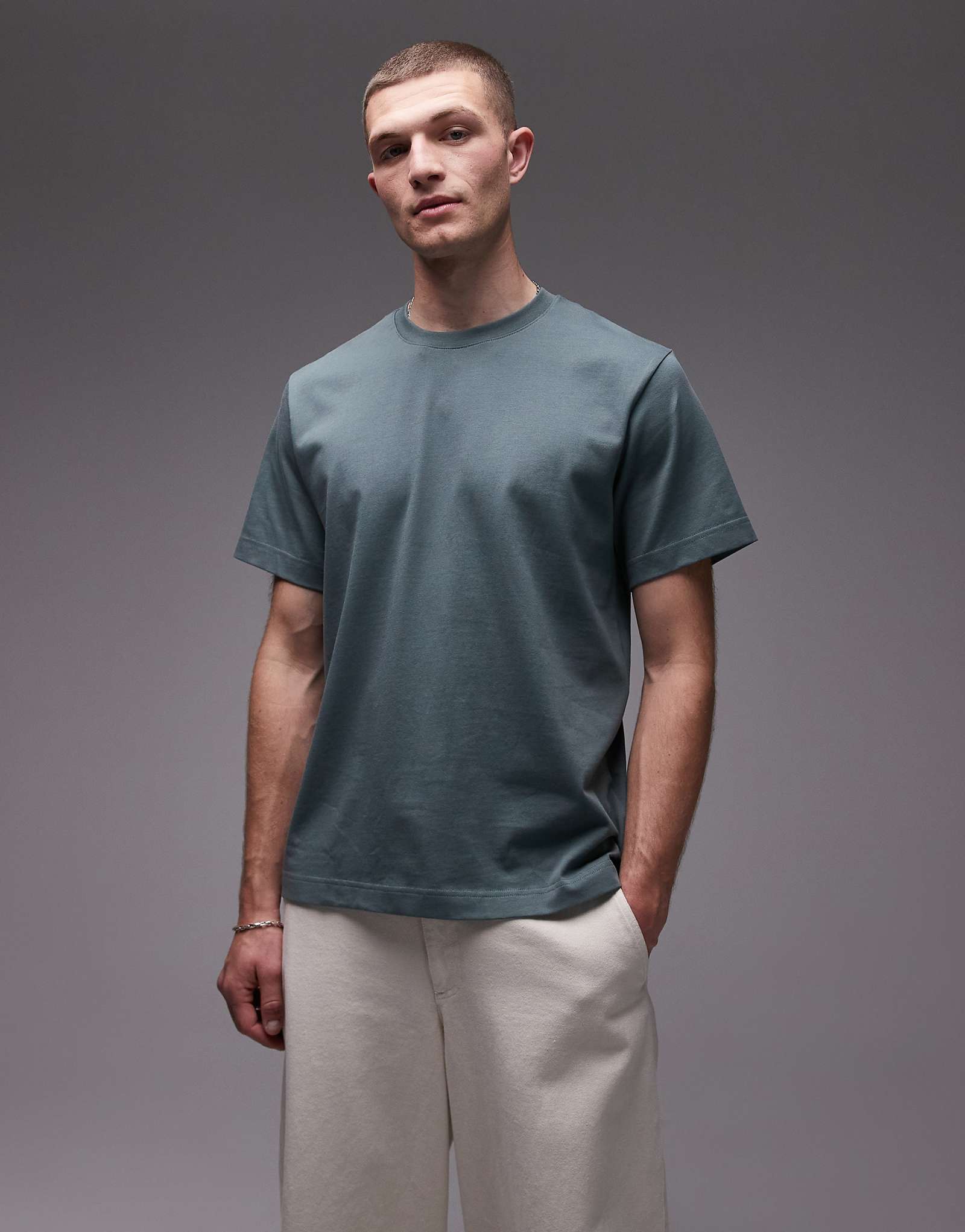 ARKET heavyweight jersey t-shirt in green 7690₽