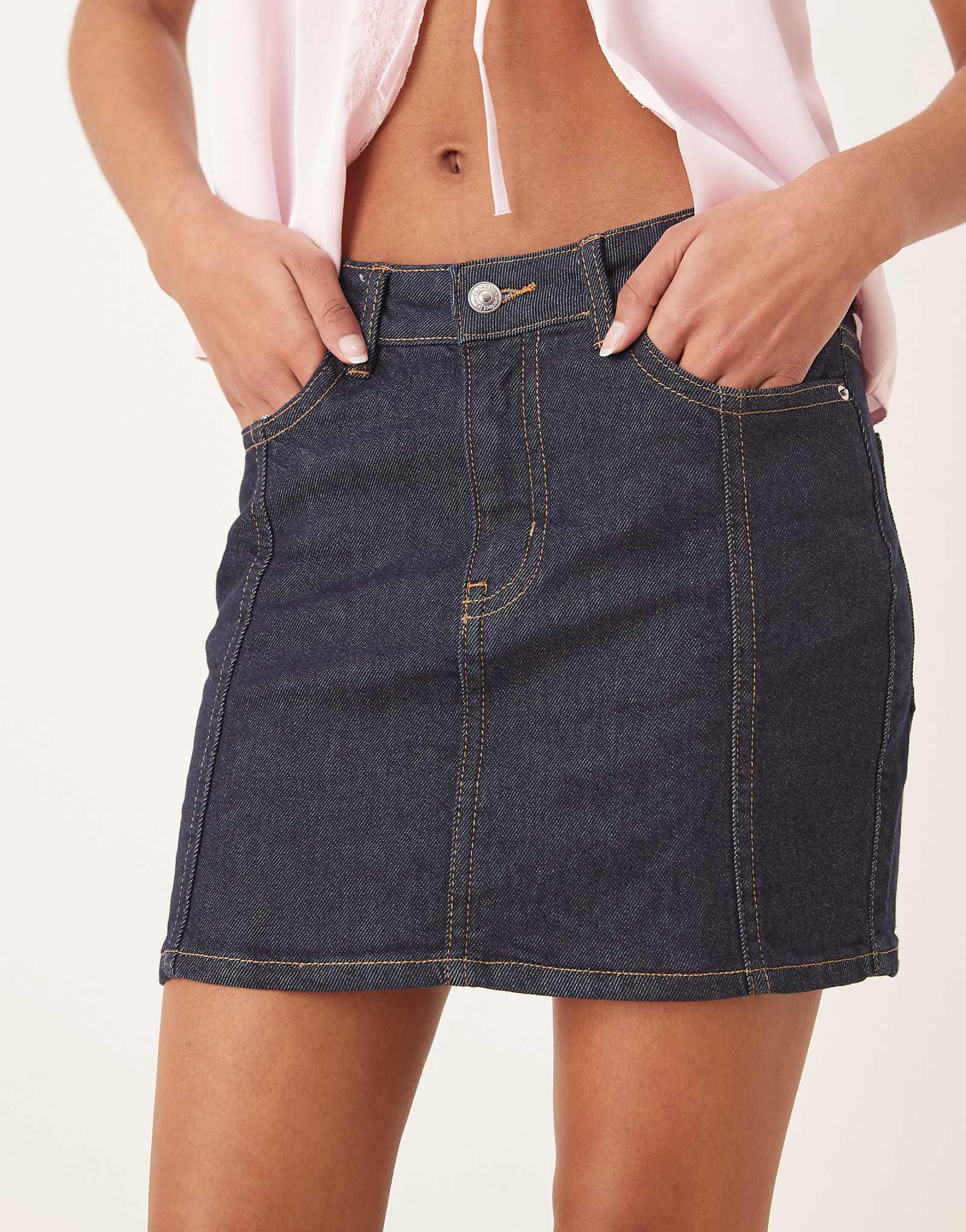 Gina Tricot mini denim skirt in darkwash indigo blue 9990₽