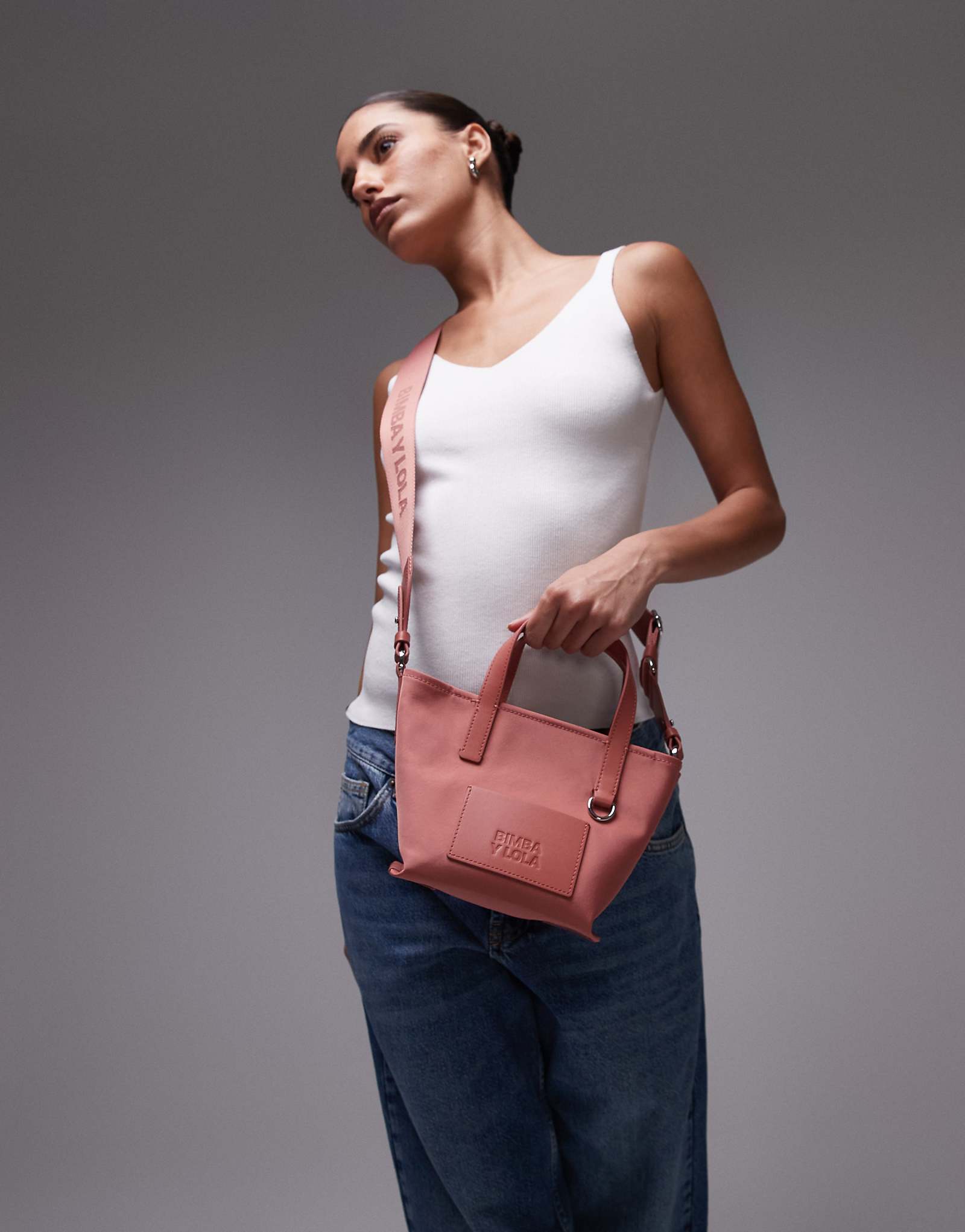 BIMBA Y LOLA leather strap mini tote bag in pink 31890₽