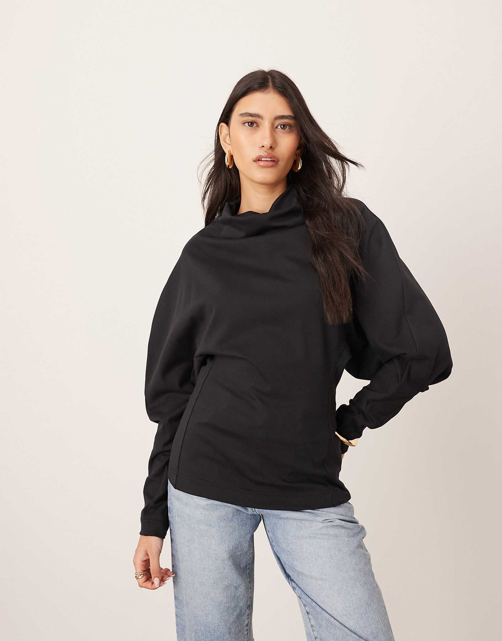 ARRANGE sculptural jersey longline top in black 6490₽