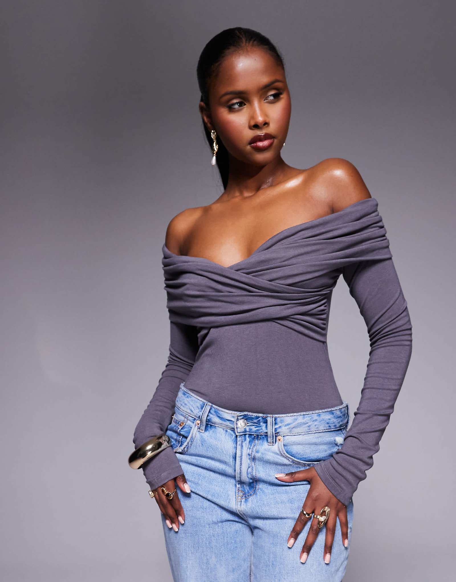 Princess Polly ruched drape detail off the shoulder long sleeve bodysuit in charcoal 10990₽