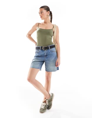 Джинсовые шорты средней длины Stradivarius STR из темной стирки