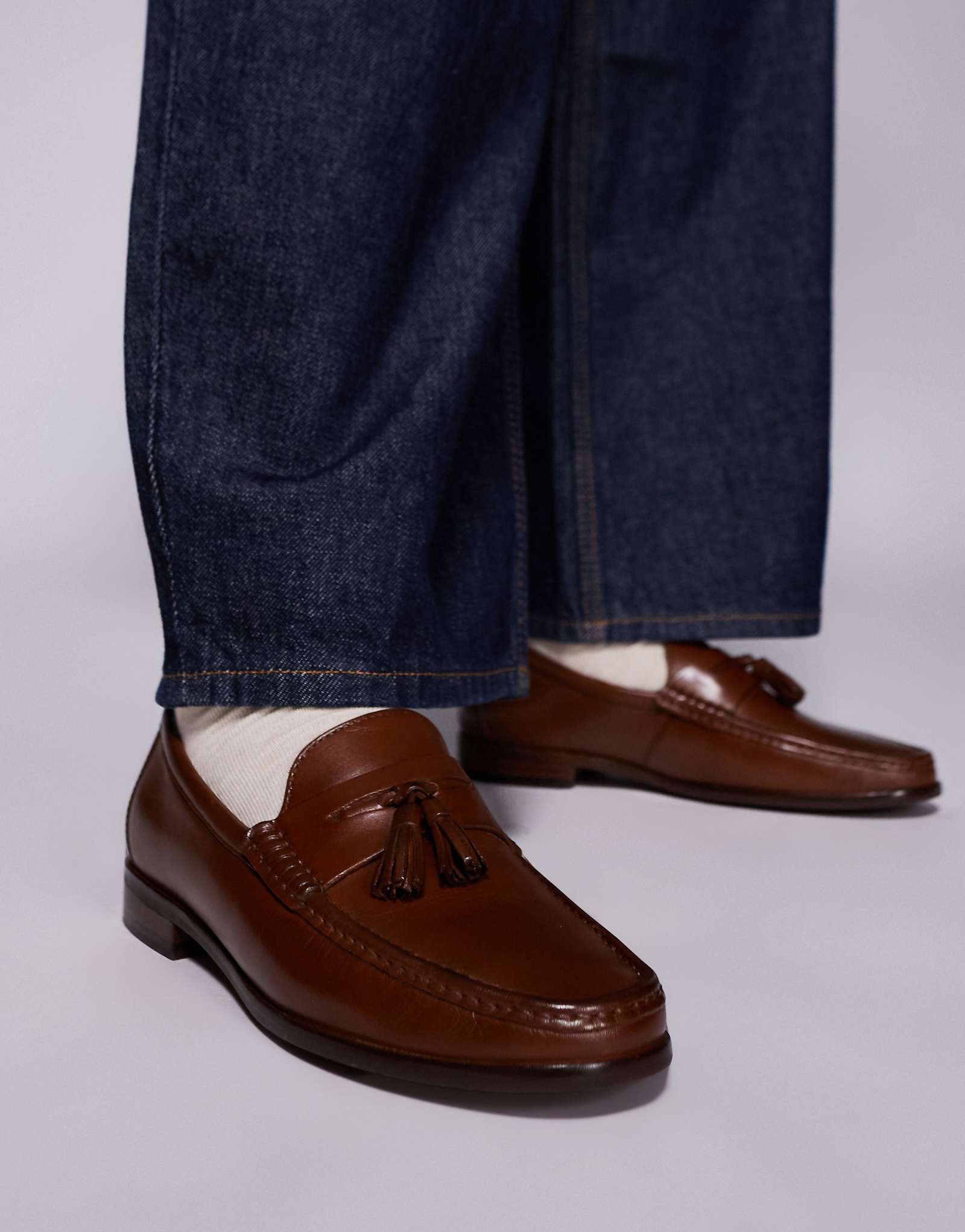 Walk London Tino tassel loafers in tan leather 18490₽