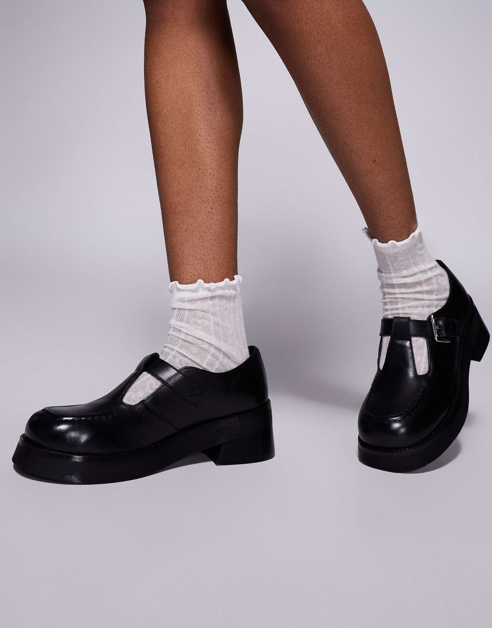 Walk London Cheryl buckle shoes in black leather 14690₽