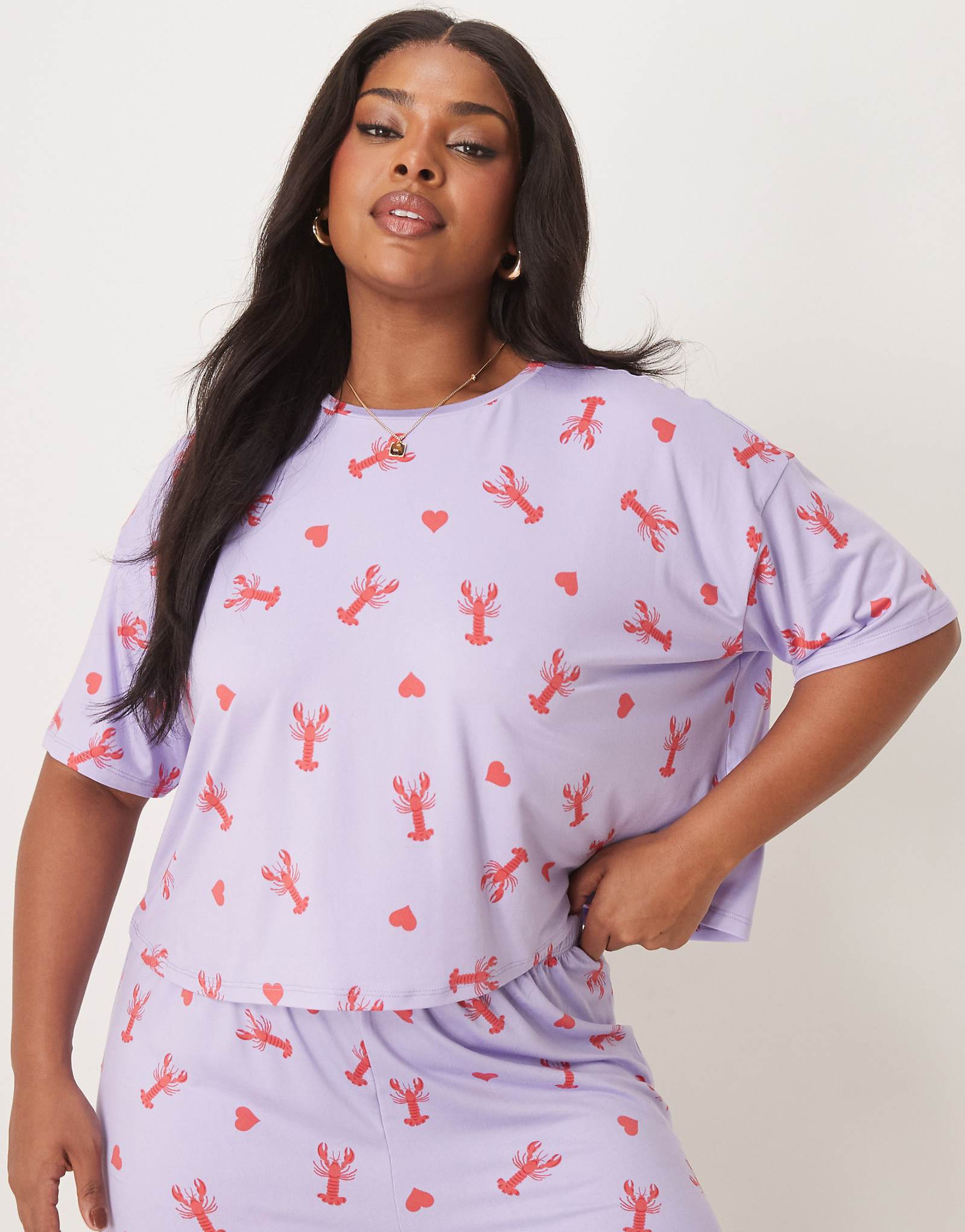 Urban Threads Curve oversized cropped tee with lobster heart print - part of a set 3090₽