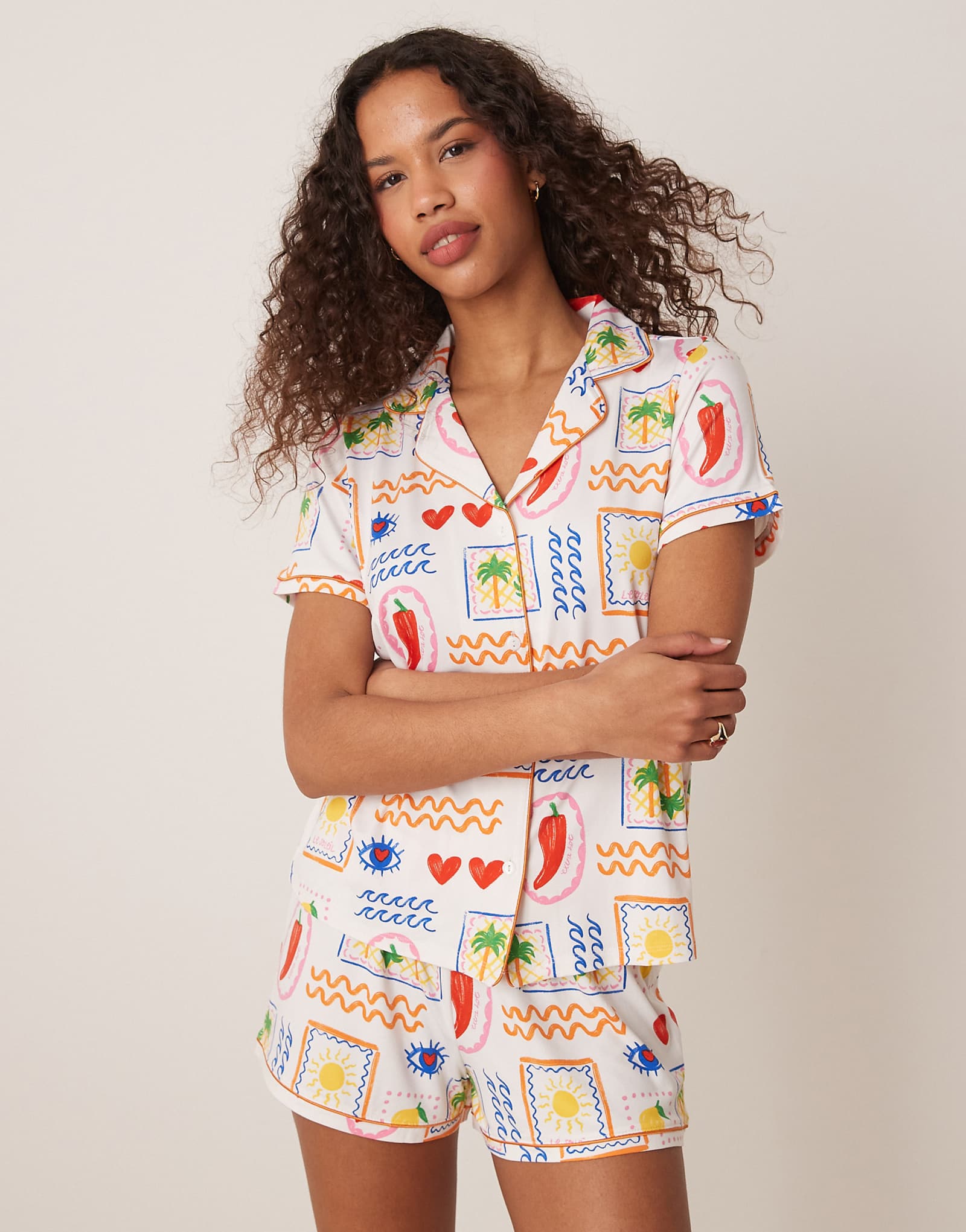 Urban Threads camp collar pajama short sleeve shirt and shorts in chili palm print 7990₽