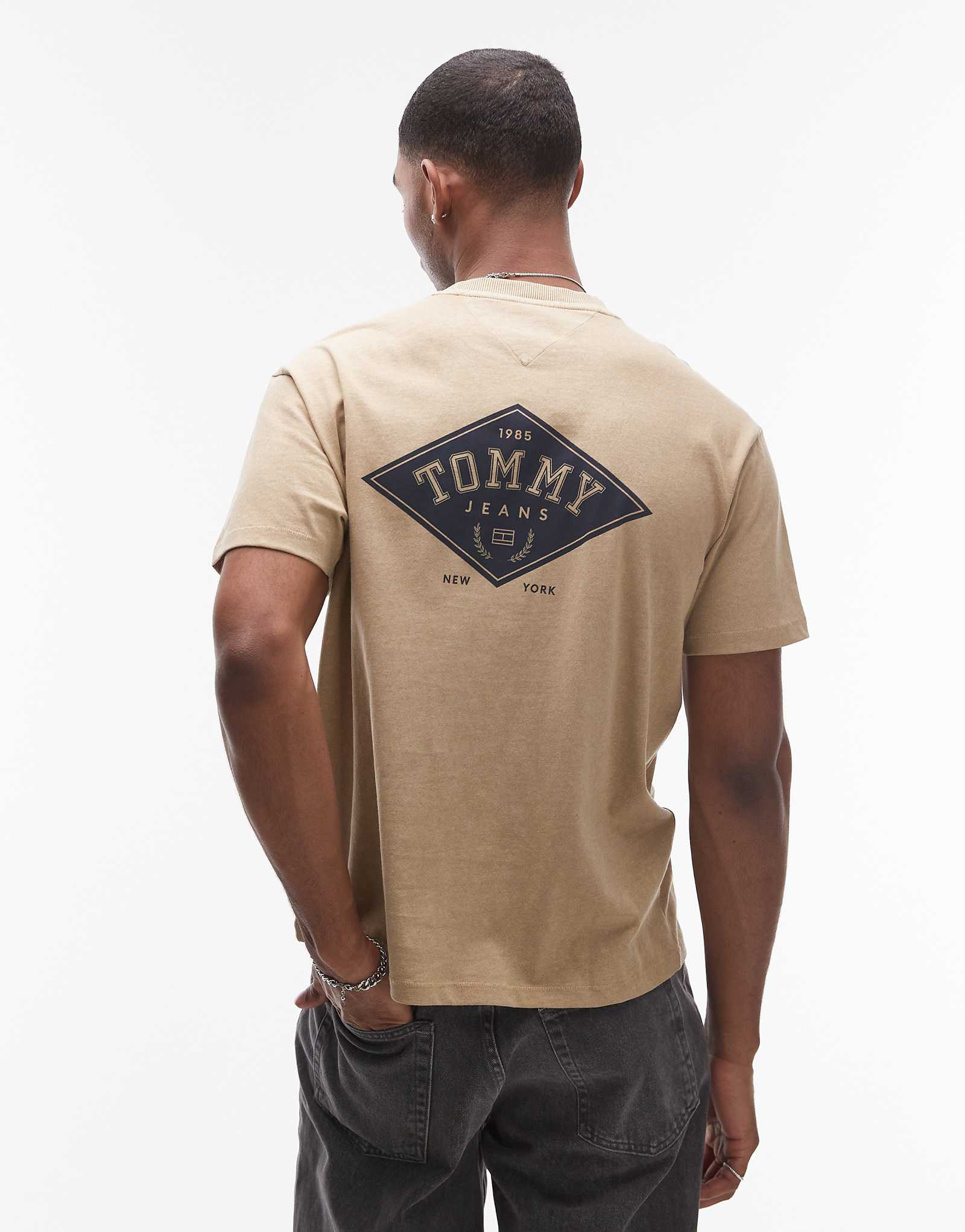 Tommy Jeans varsity back print graphic T-shirt in tan 10390₽
