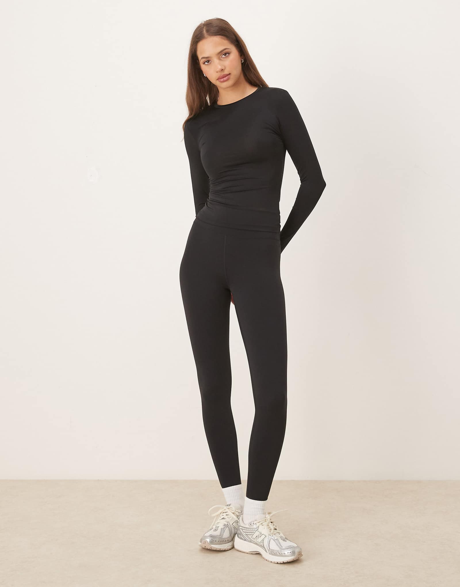 Tala DayFlex high waisted yoga pants in shadow black 10890₽